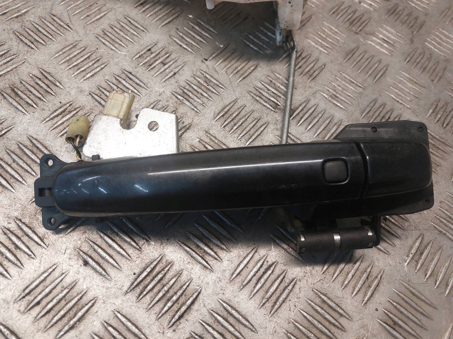 lock door right front + handles SUZUKI SWIFT V MK7 82201-68LA1