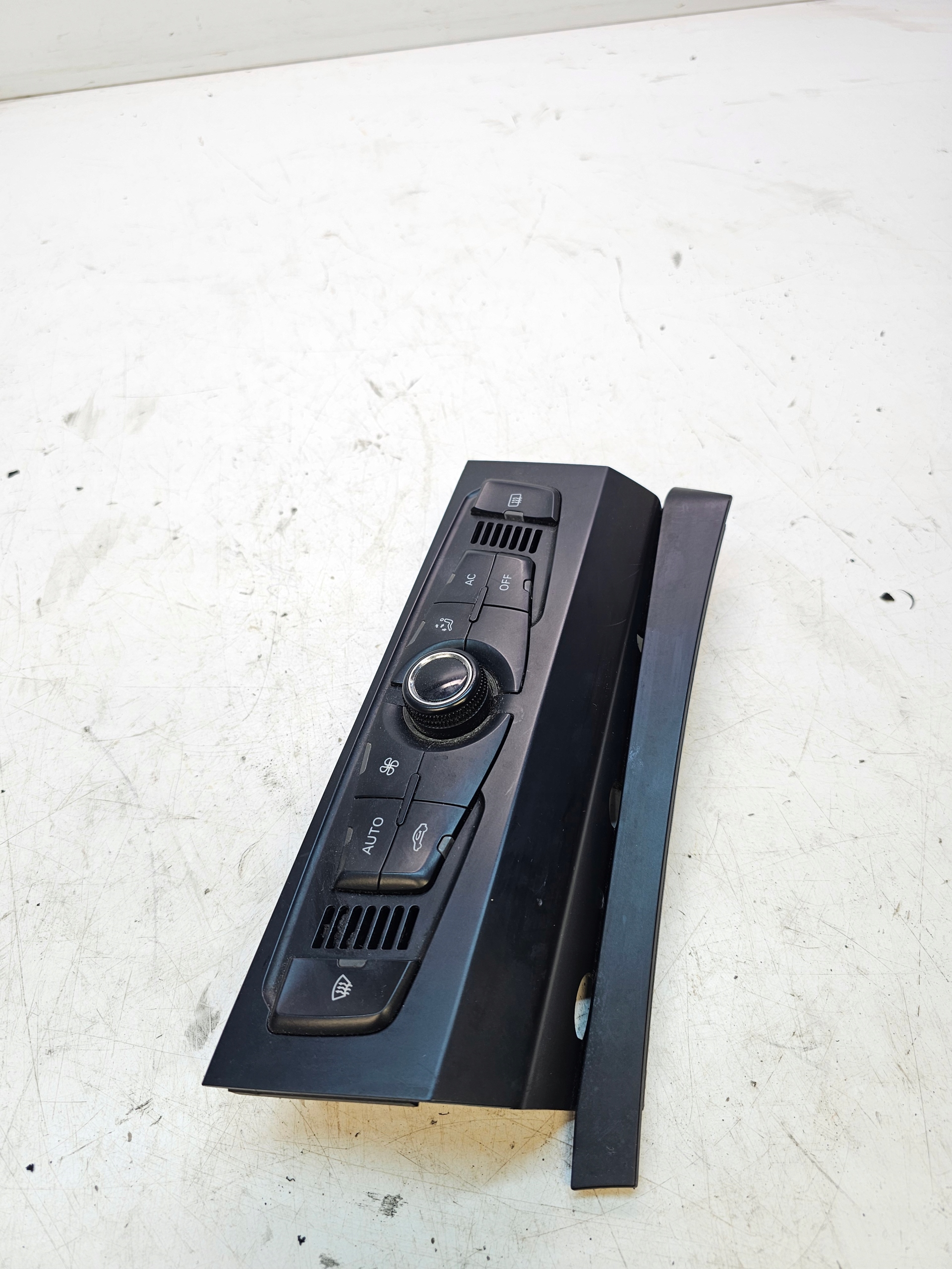 PANEL KLIMATRONIK AUDI A4 B8 A5 Q5 8T2820043Q UK