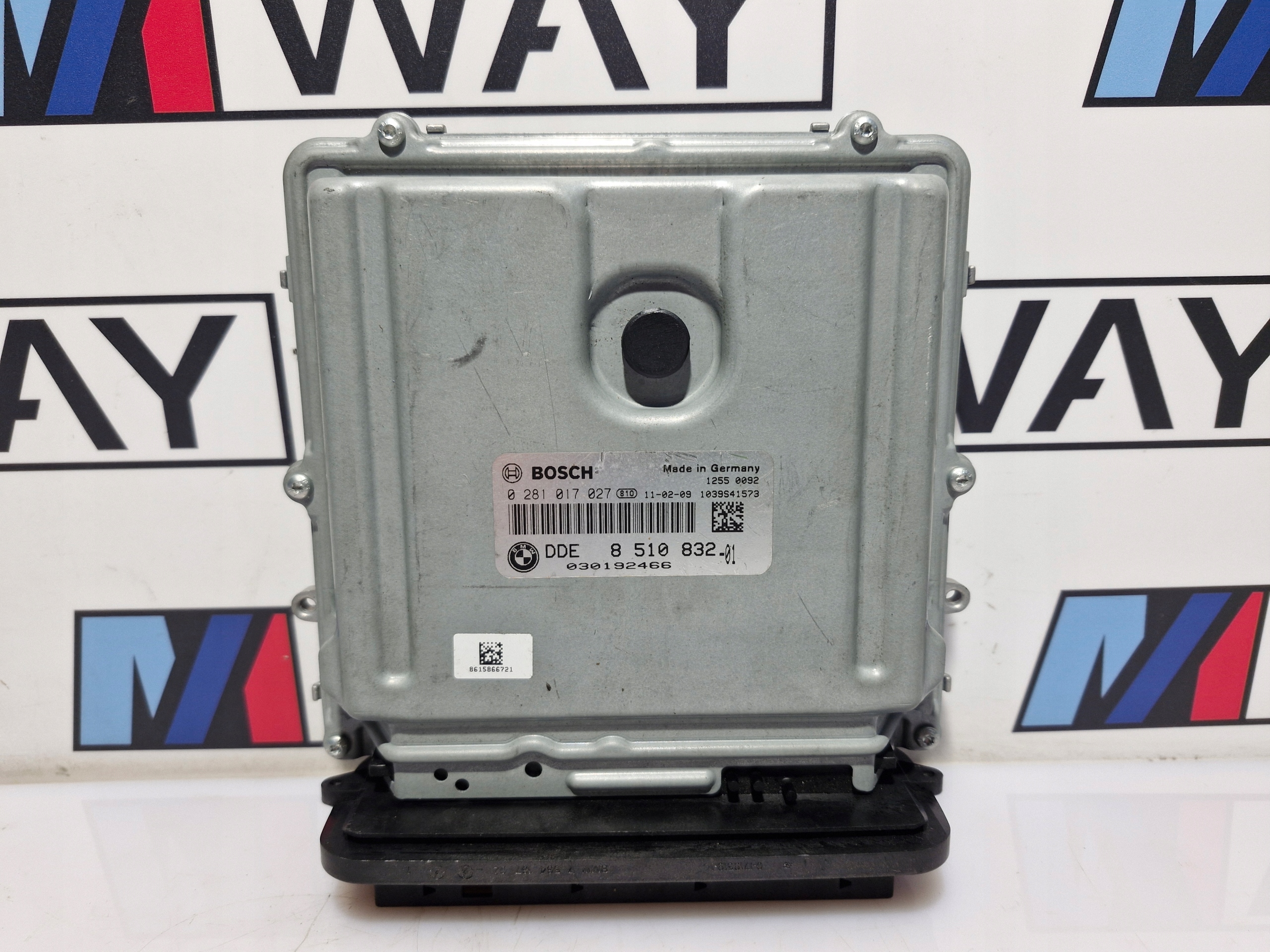 BMW E90 E91 2.0D module control unit computer of the engine DDE 8510832