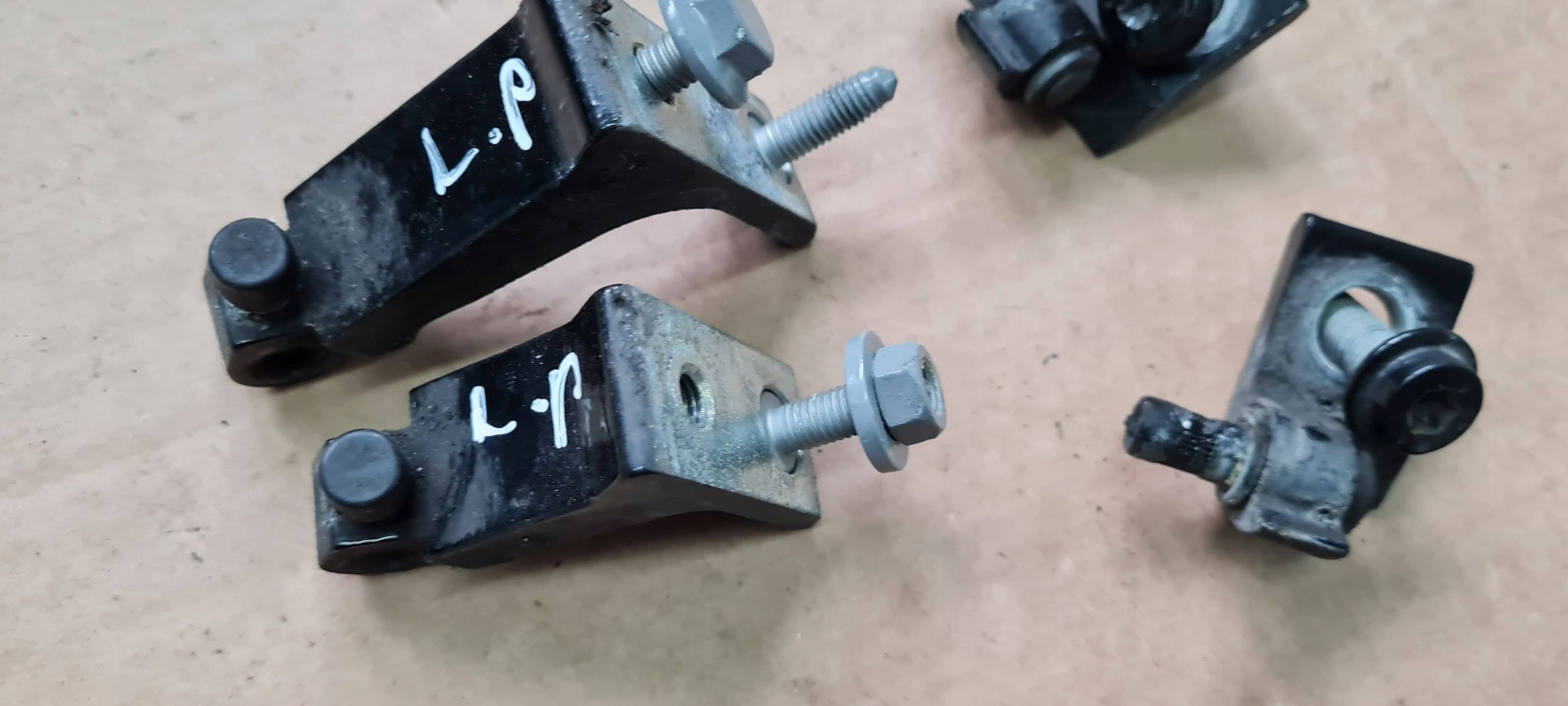 A4 B9 8W S4 hinge hinges door left front KOMPLET LY9T