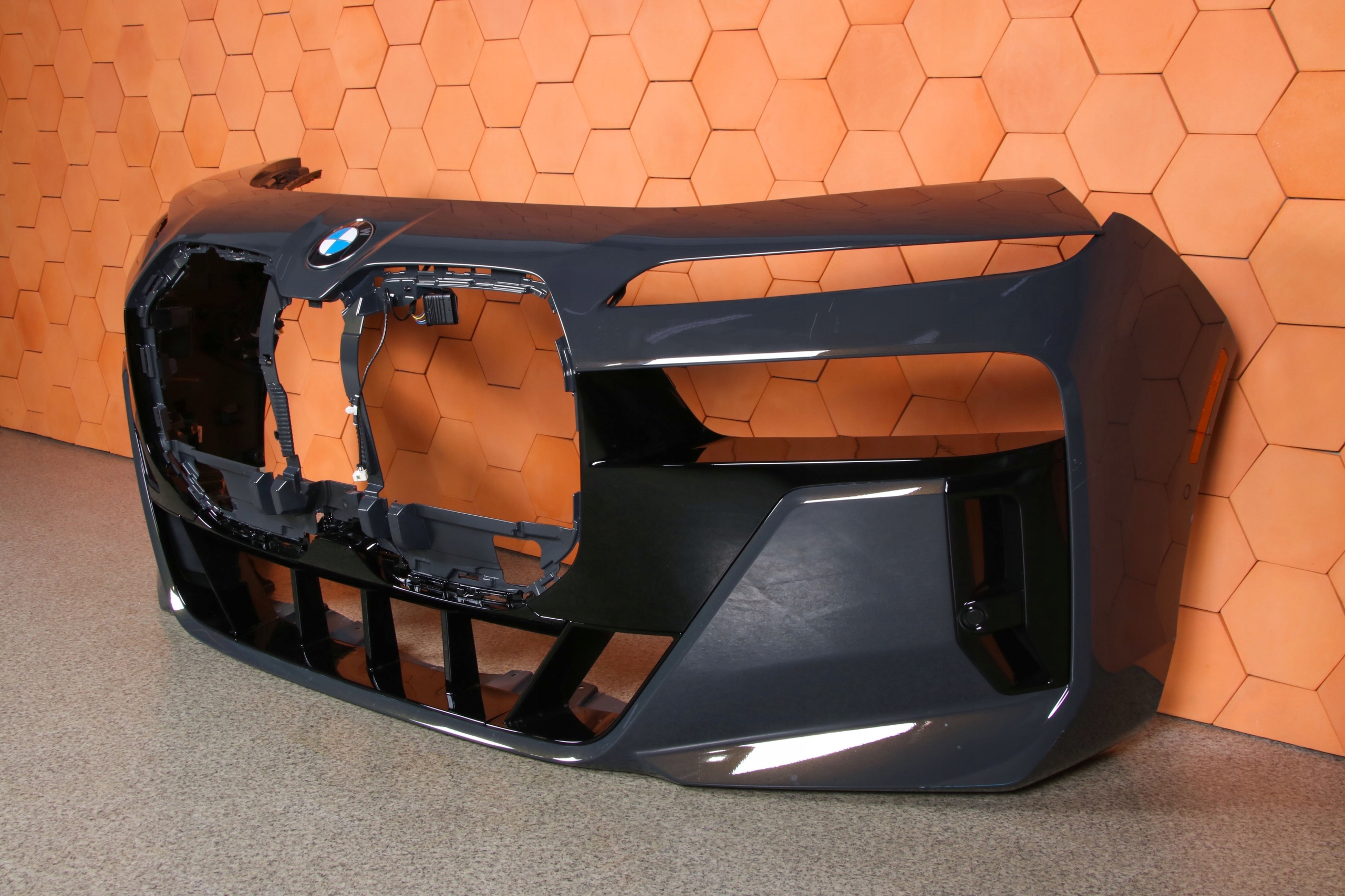 BMW 7 G70 i7 m-packet bumper front USA colour C36