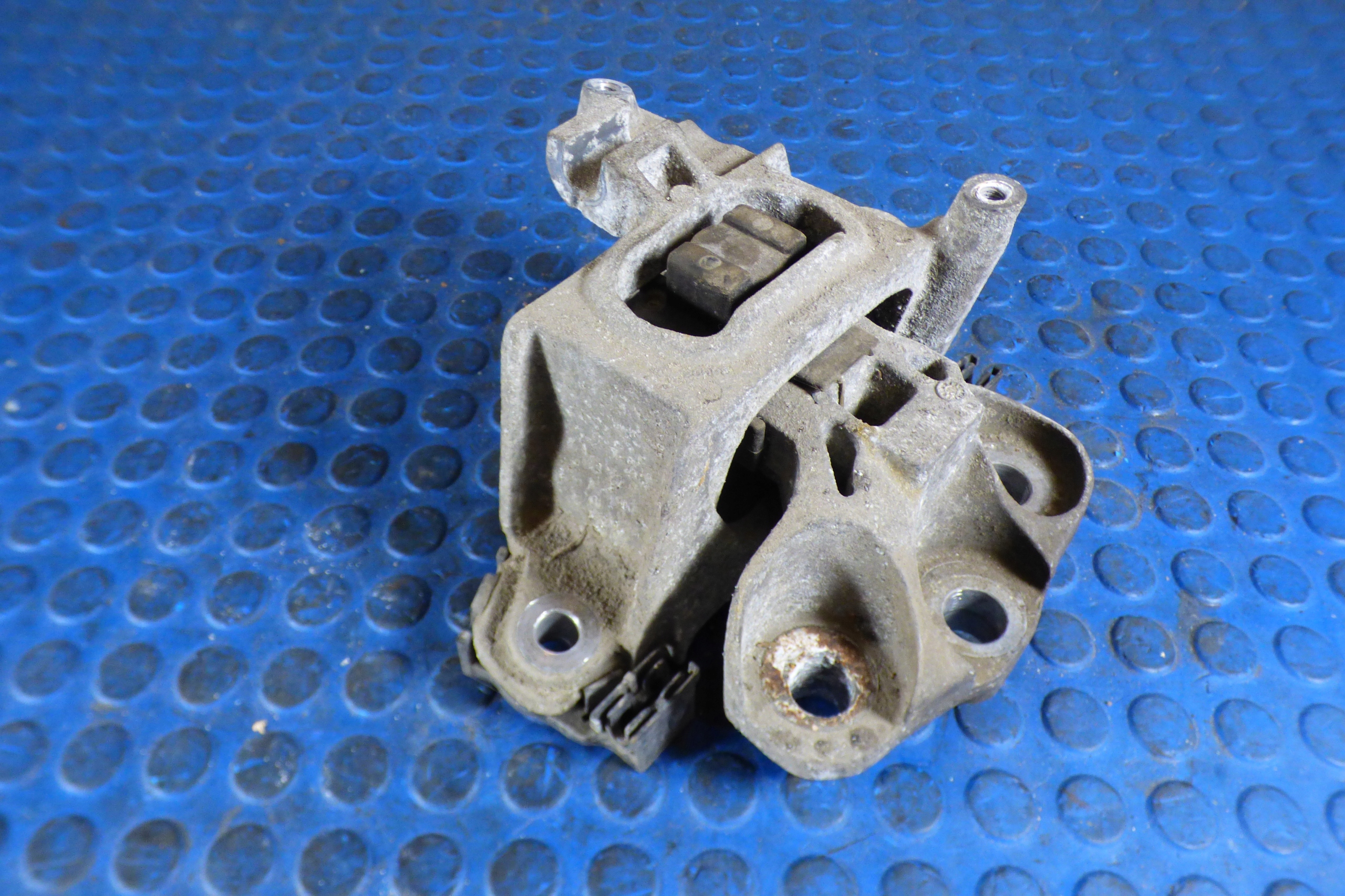 Getriebehalter getriebe 39004955 Opel Astra K V 1.4 TB