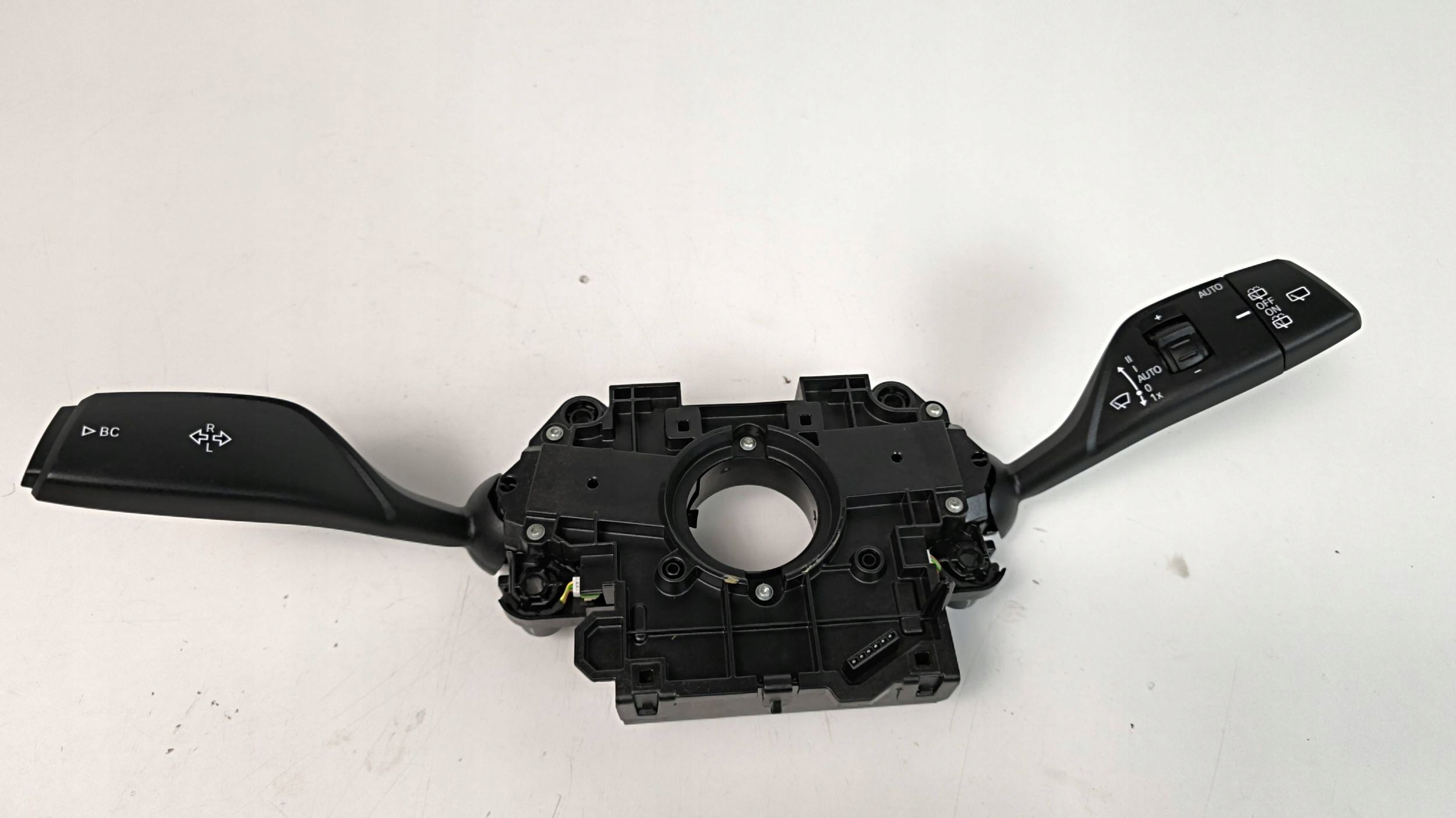 BMW 5 G30 G31 G38 61317944 commande levier commodo sous volant
