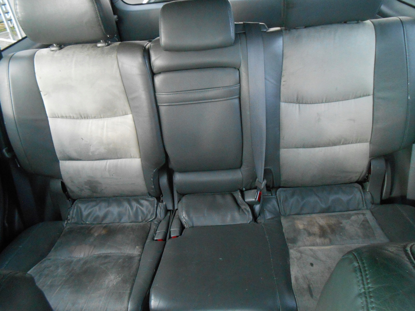 Toyota Land Cruiser 120d 2005 СИДЕНИЕ ЗАД.