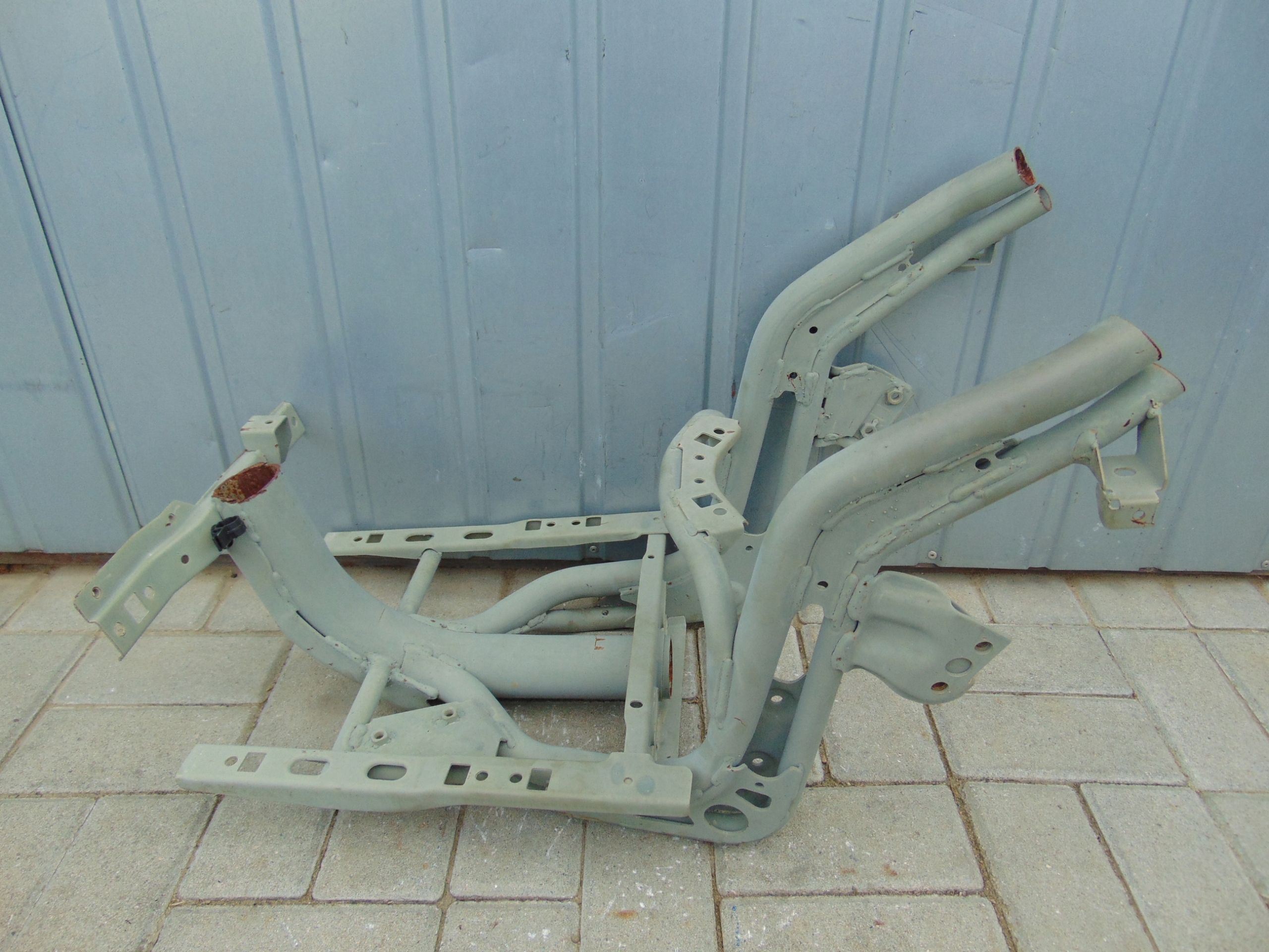 PIAGGIO TYPHOON 50 18+ RAMA STELAŻ