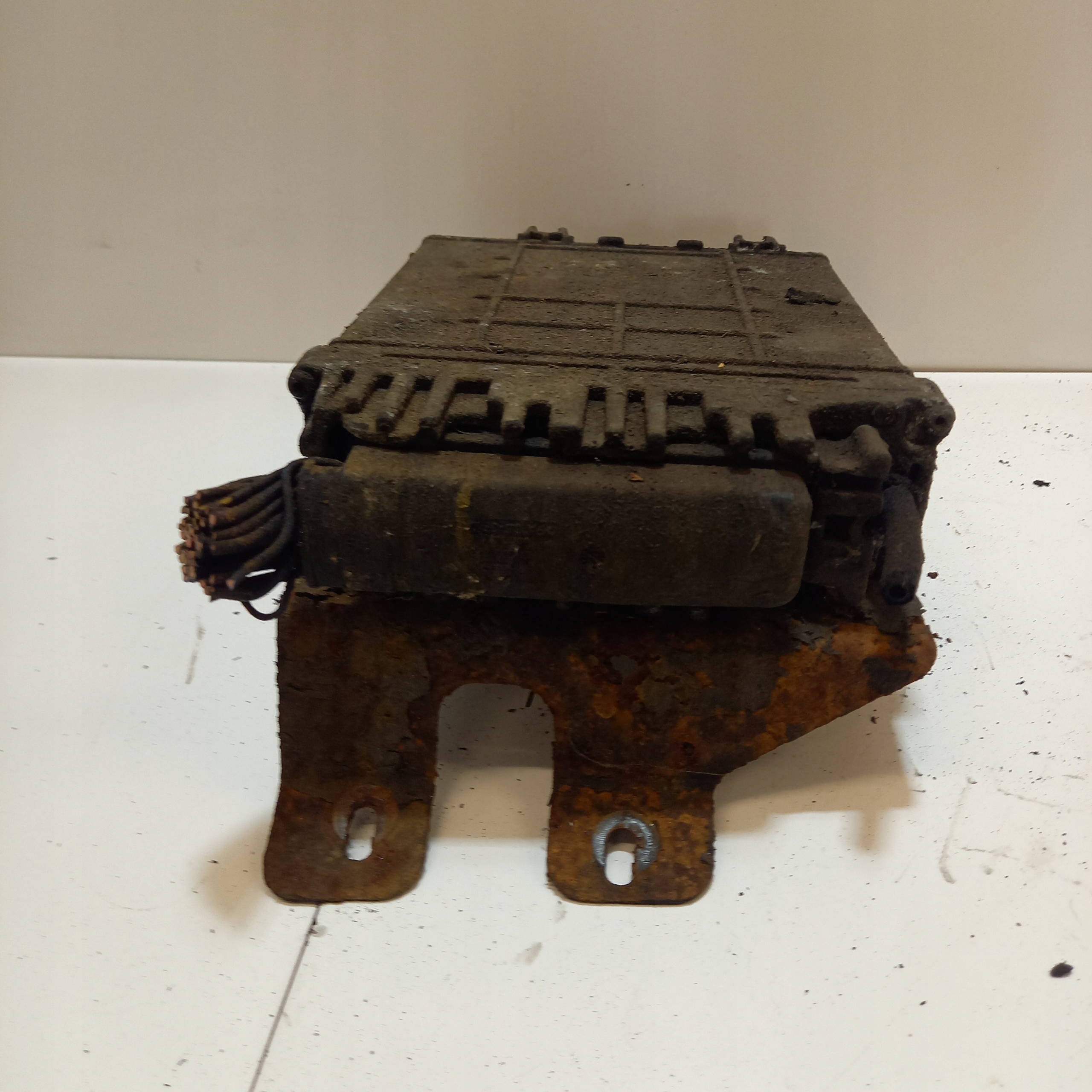 computer of the engine control unit VOLKSWAGEN LT 35 074906021AQ