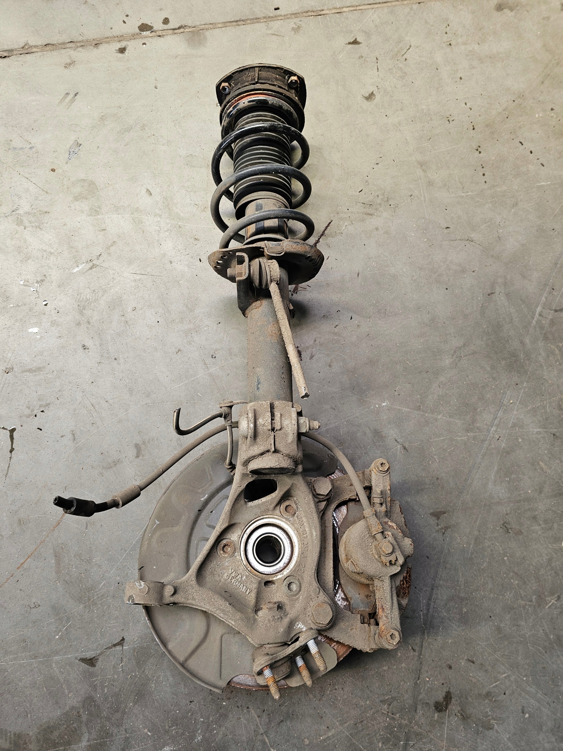 MCPERSON swing left front VW PASSAT B8 1.6 TDI