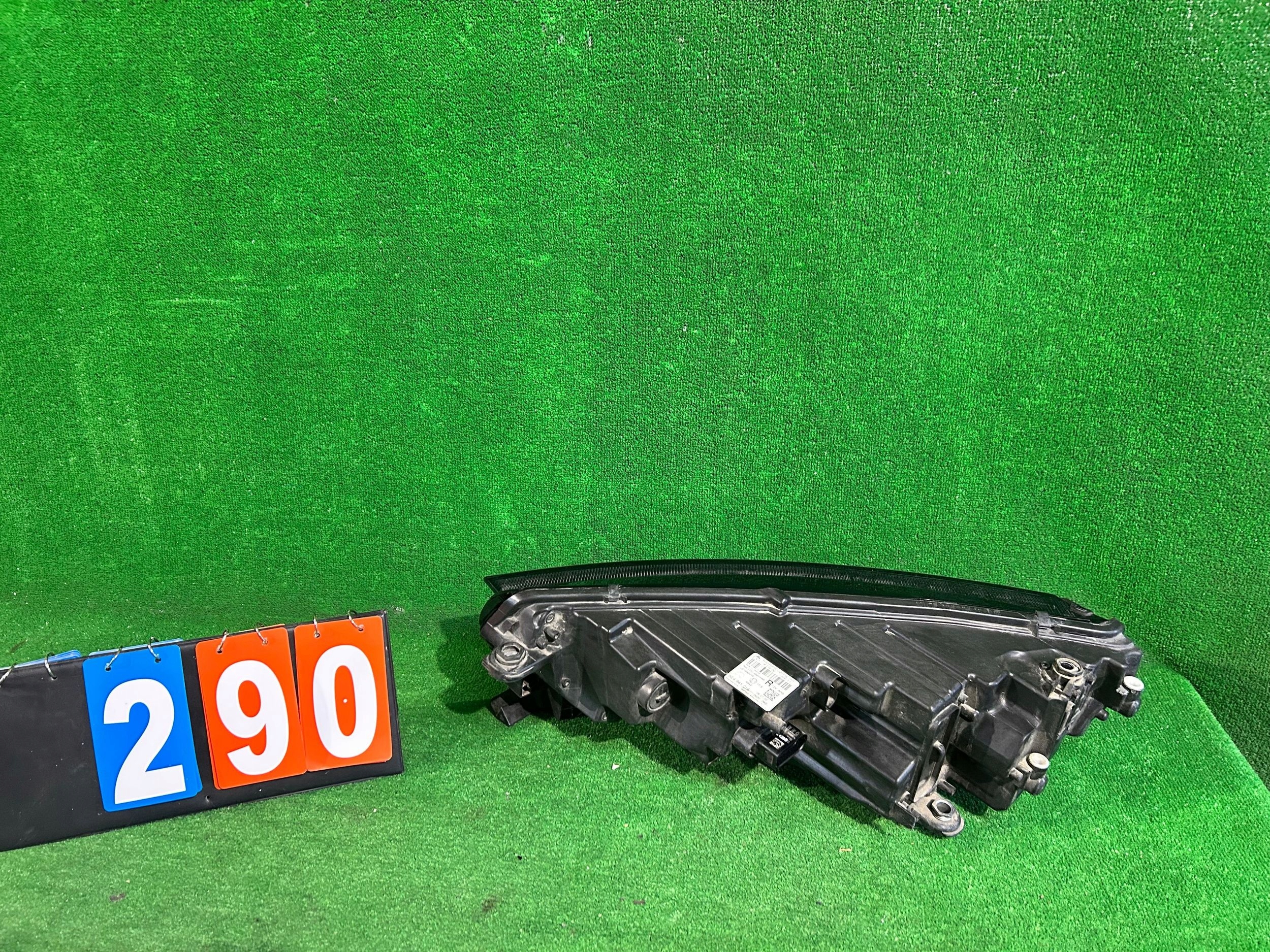 REFLEKTOR Droite SKODA OCTAVIA IV FULL LED nr:290