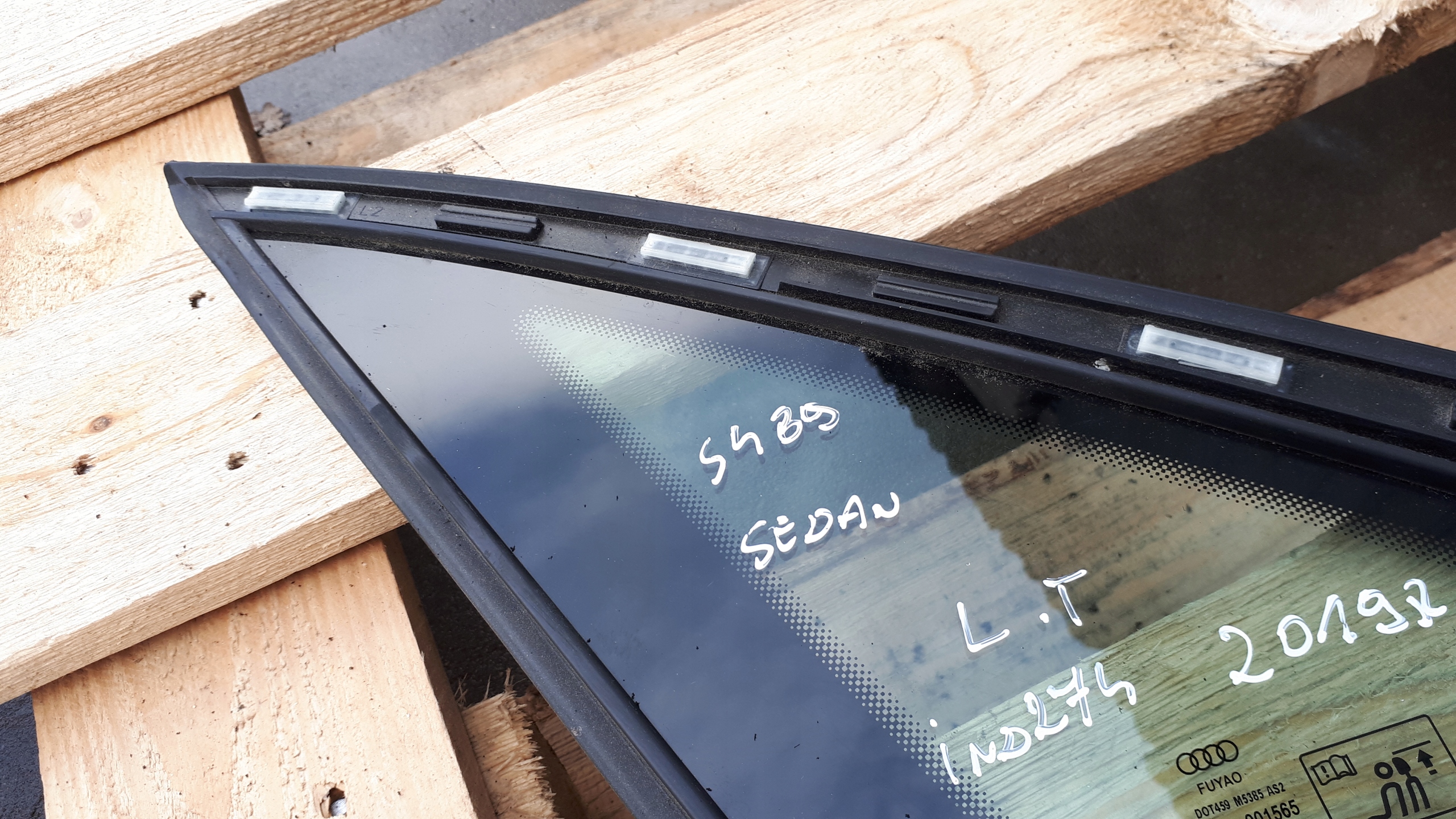 S4 B9 A4 8W window bodywork left rear part sedan 19R