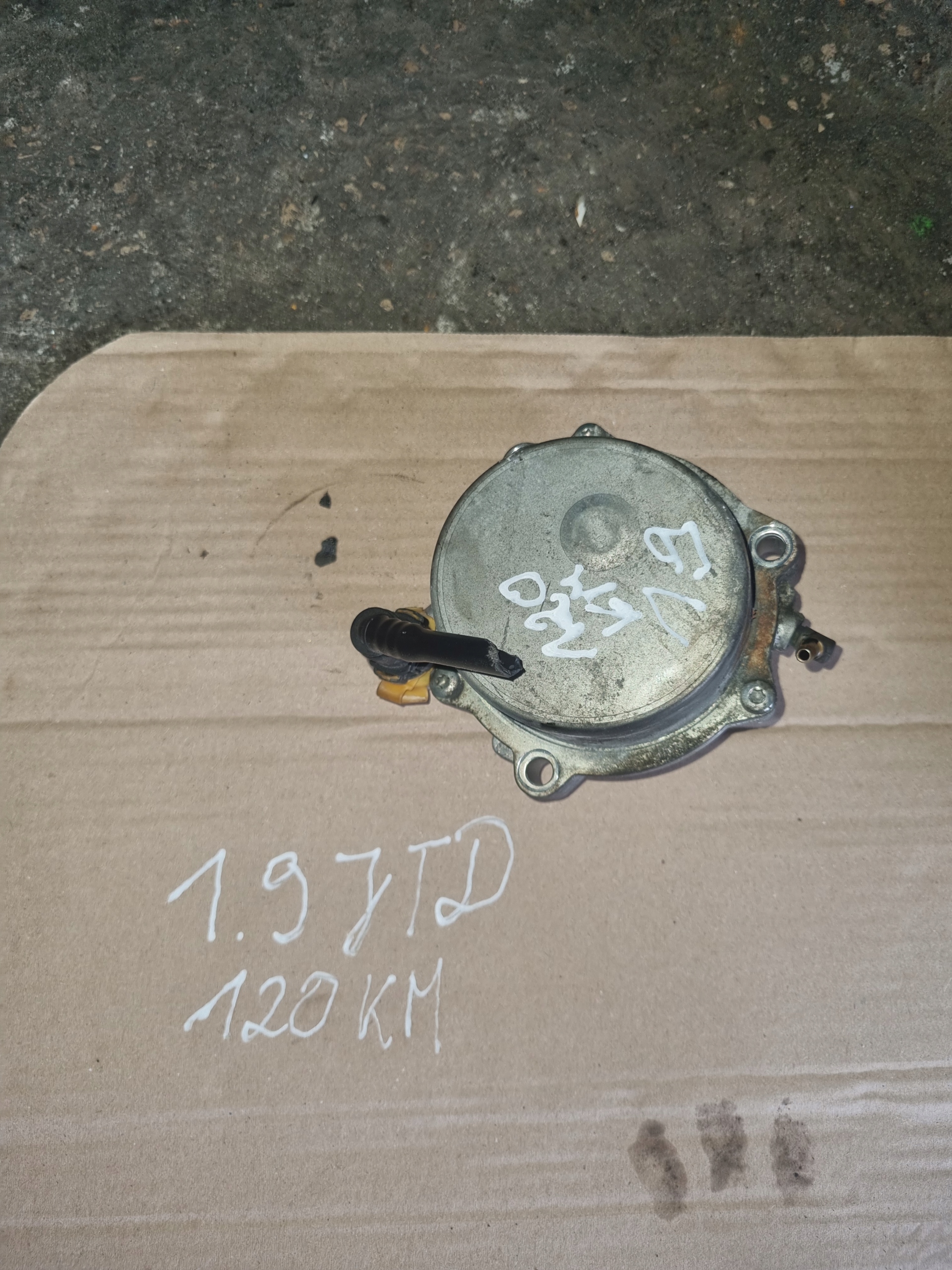 Насос вакуум Opel Vectra C 1.9 CDTI 120km