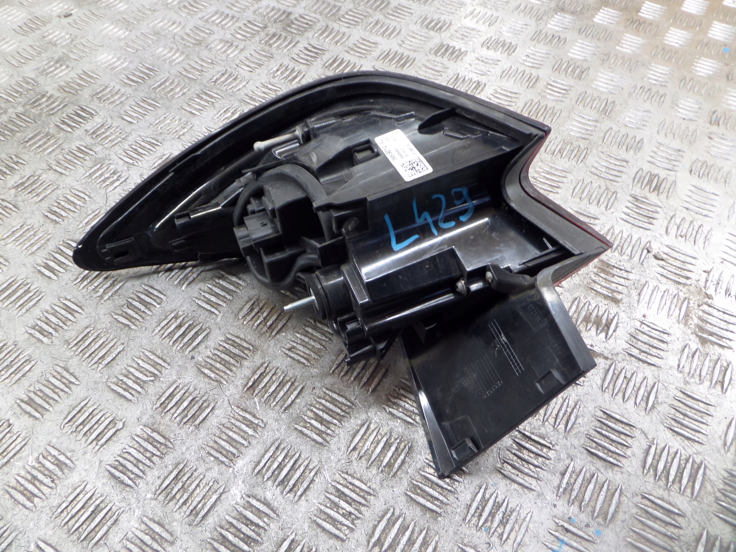 OPEL ASTRA V K HATCHBACK light left rear part 39099014