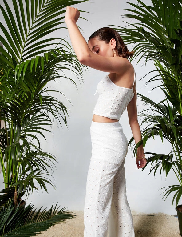 JENNYFER_HAFTOWANY CROP TOP NA RAMIĄCZKACH R.XXS Rozmiar XXS