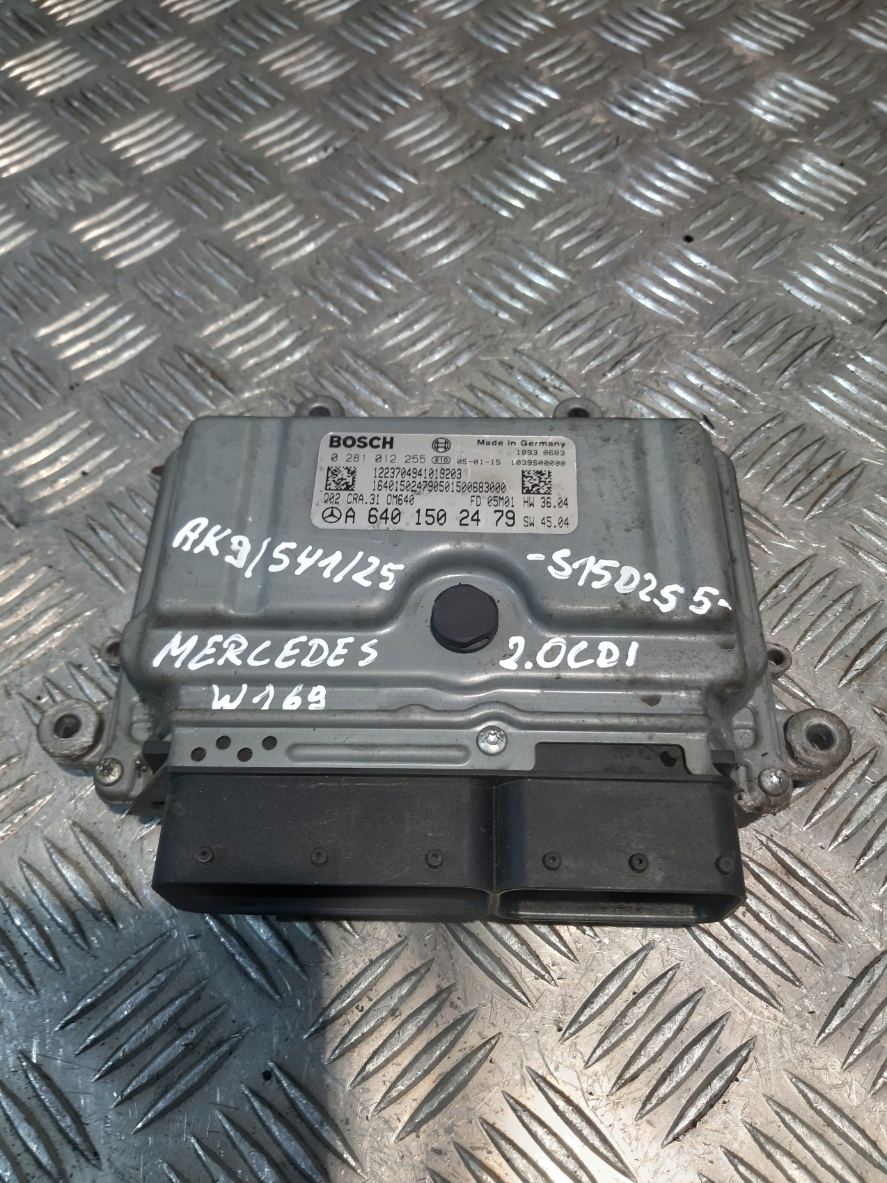 control unit of the engine BOSCH 0281012255 MERCEDES W169 2.0 CDI