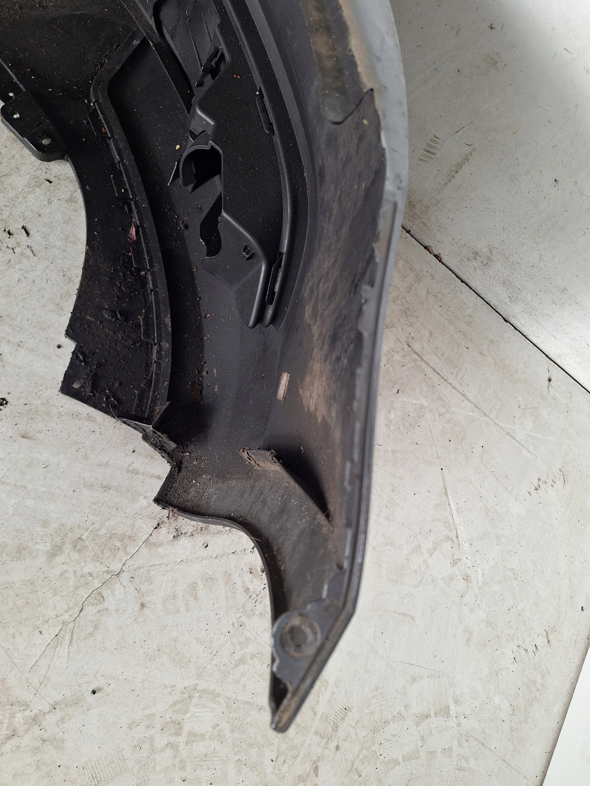 VOLKSWAGEN JETTA VI 5C6 10-15 bumper