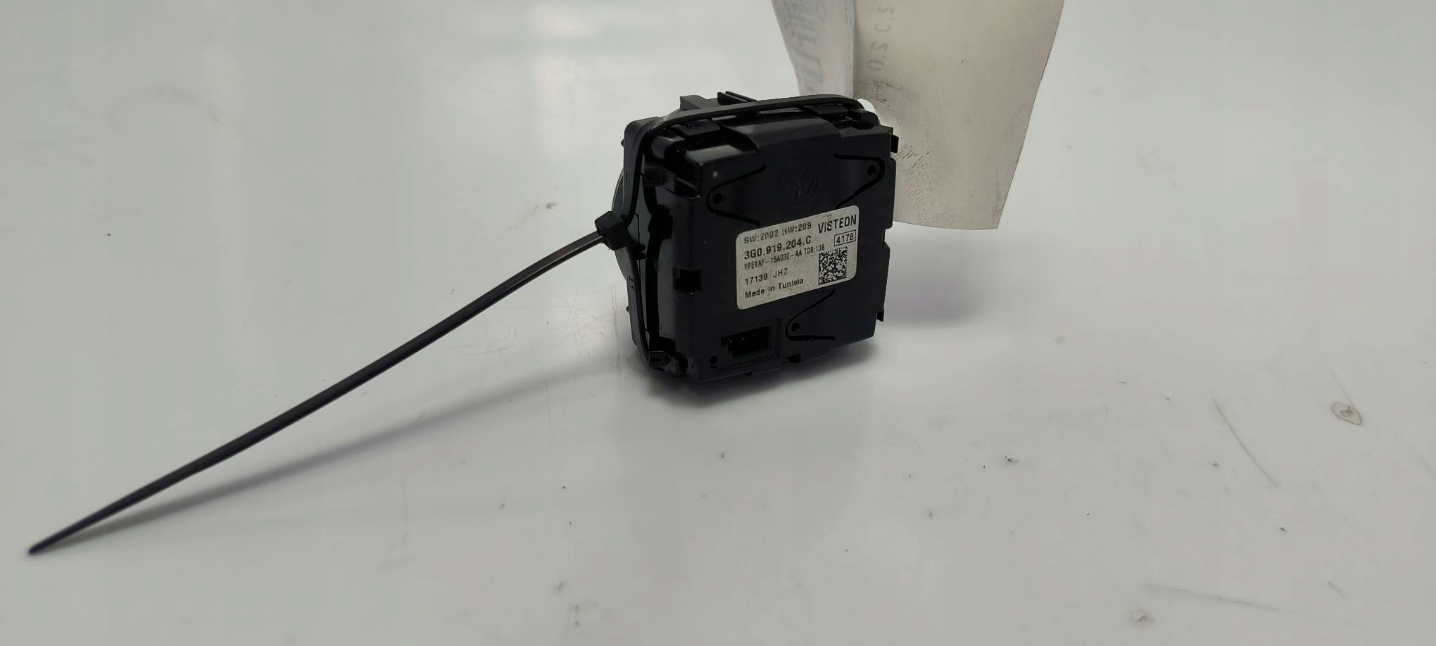 clock 3G0.919.204C VOLKSWAGEN PASSAT B8