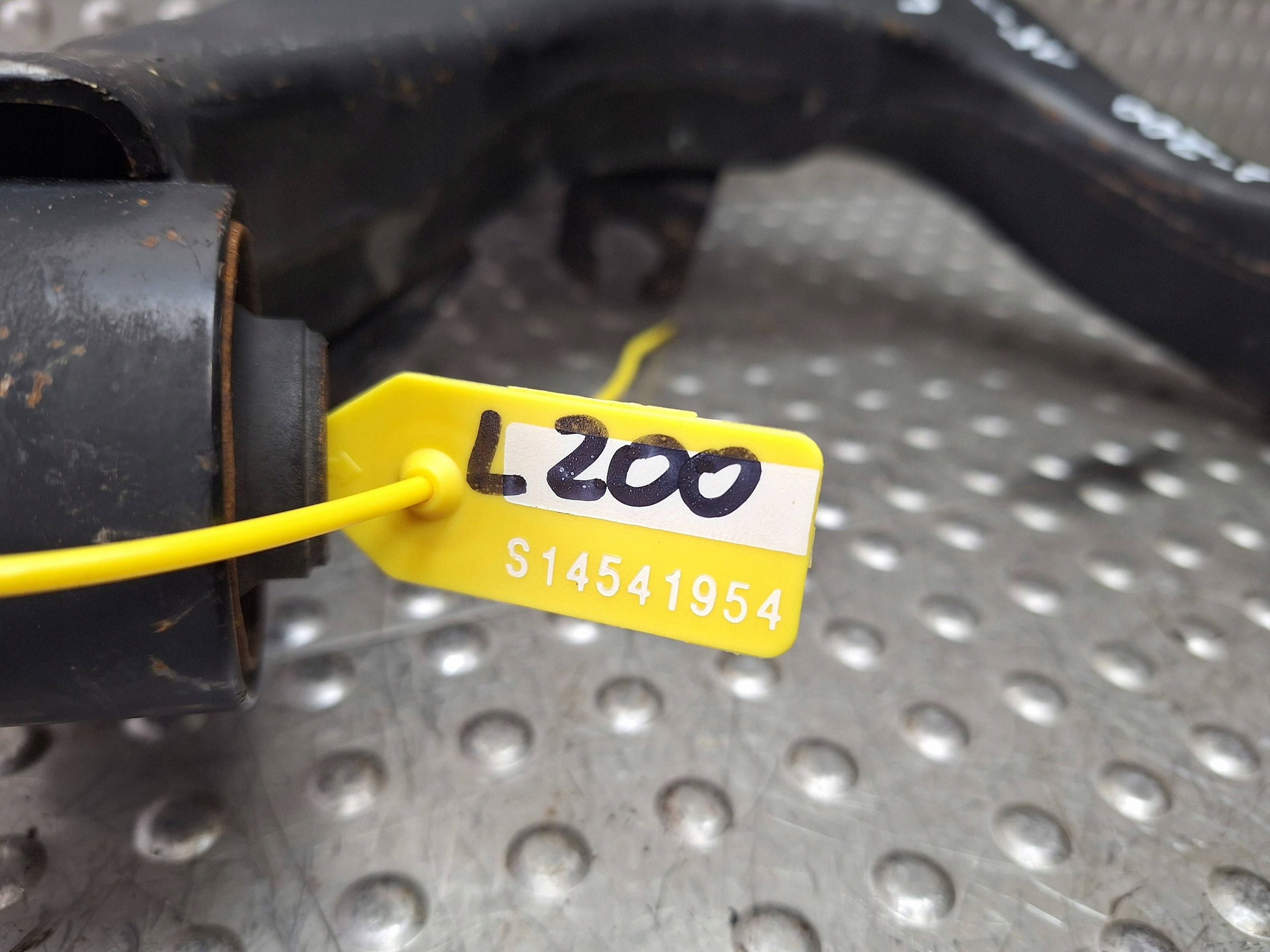 arm left front upper MITSUBISHI L200 V 15- FULLBACK