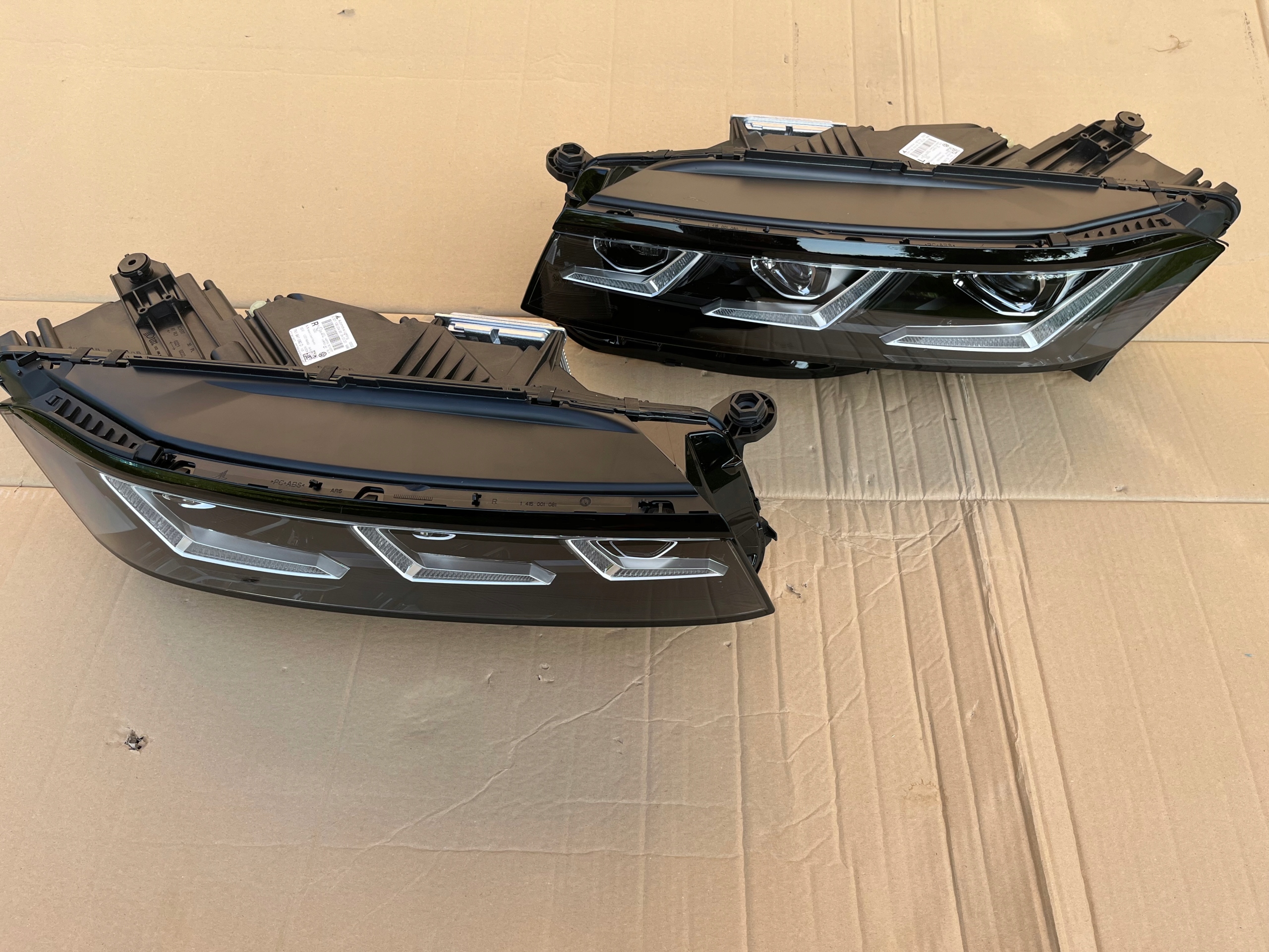 LAMPA PRZEDNIA PRZÓD VW TOUAREG 761 III FULL LED Strona zabudowy lewe + prawe