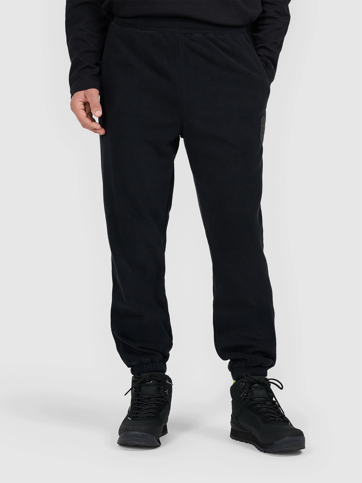 Pánské Černé Tepláky 4F AW26 S
