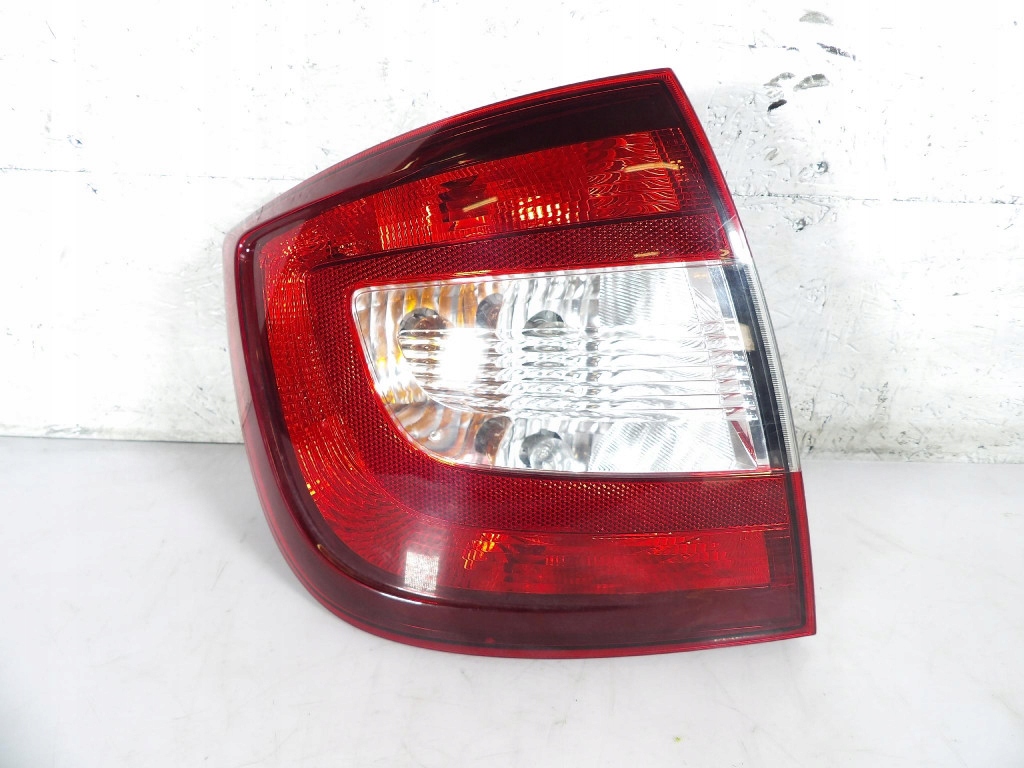 SKODA RAPID LIFTBACK light rear part left 20-211-01198