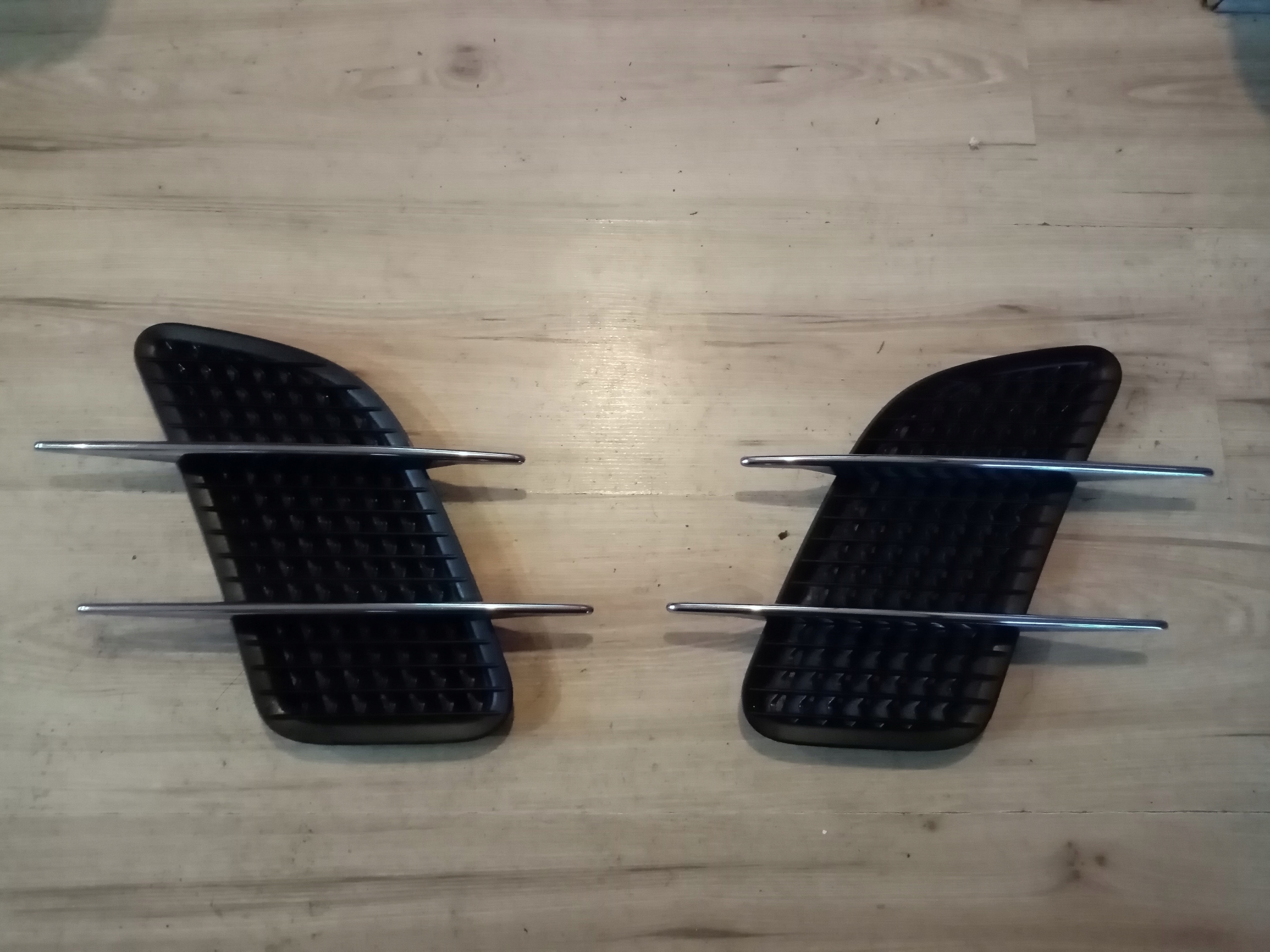 A2317500044 0344 - MERCEDES SL R231 решетка хром пр. Л. маски(1206