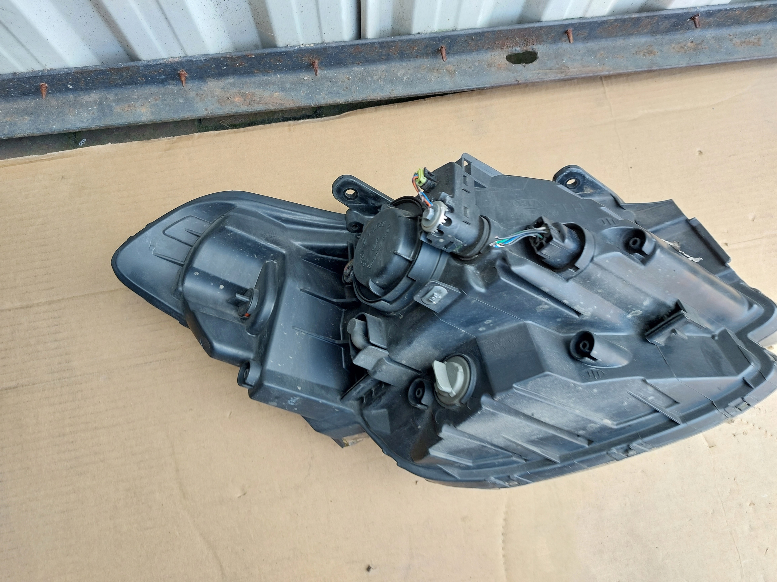 light left front KIA SOUL and 09r ANGLIK