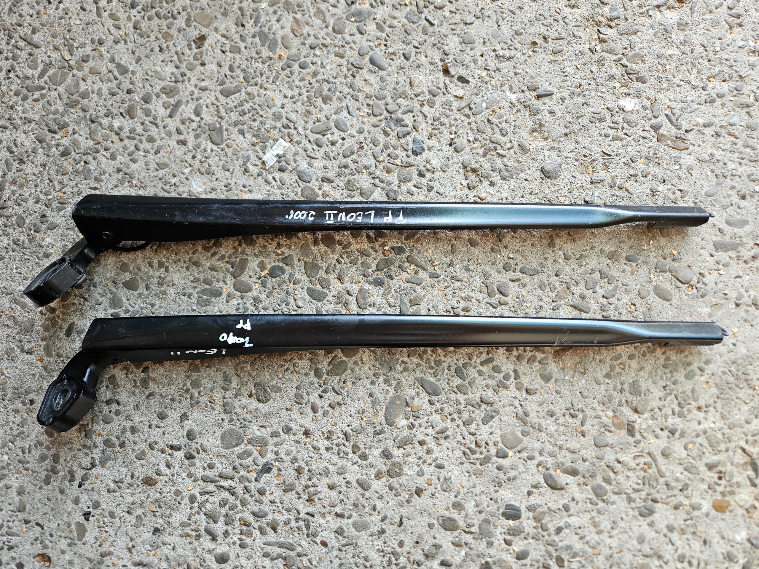 arm SEAT LEON 2 II 2005- right 1P0955410A