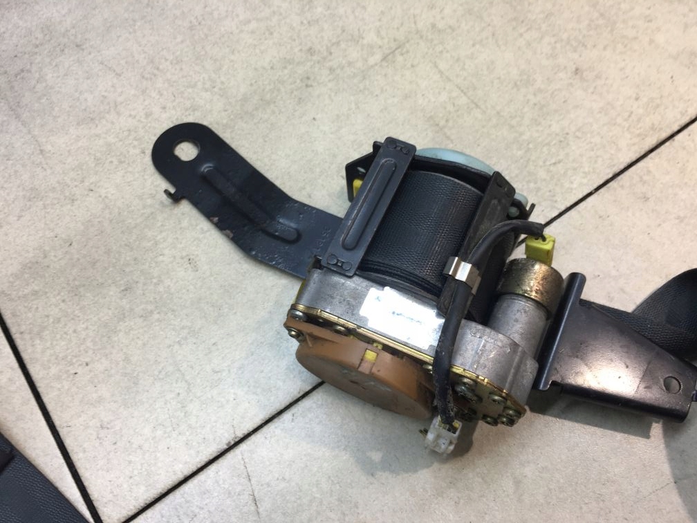 tension belt safety right front ALMERA N16 86884BM700