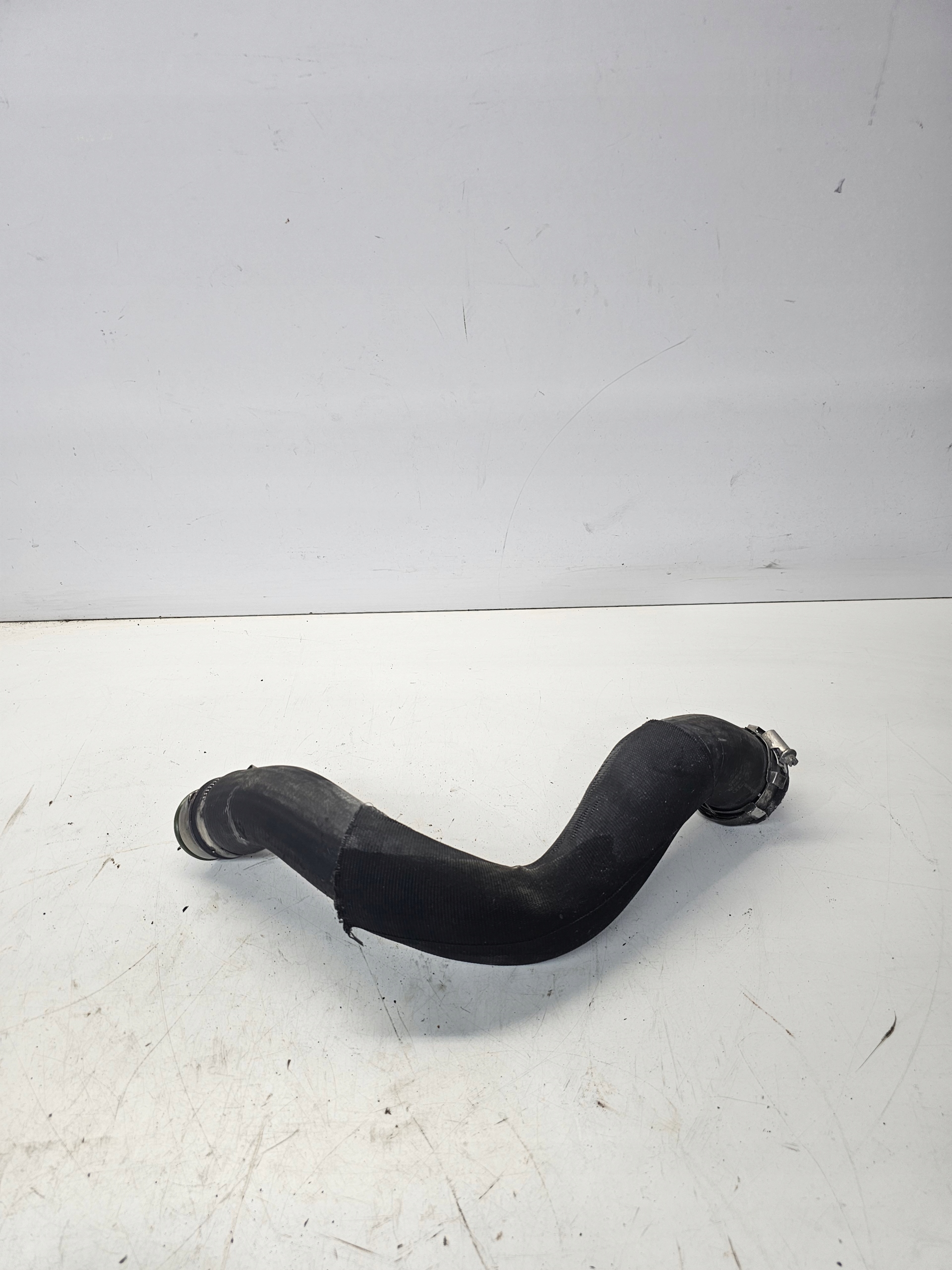 trouba hadice intercoolera AUDI A6 C6 2.0 T 4F0145738Q