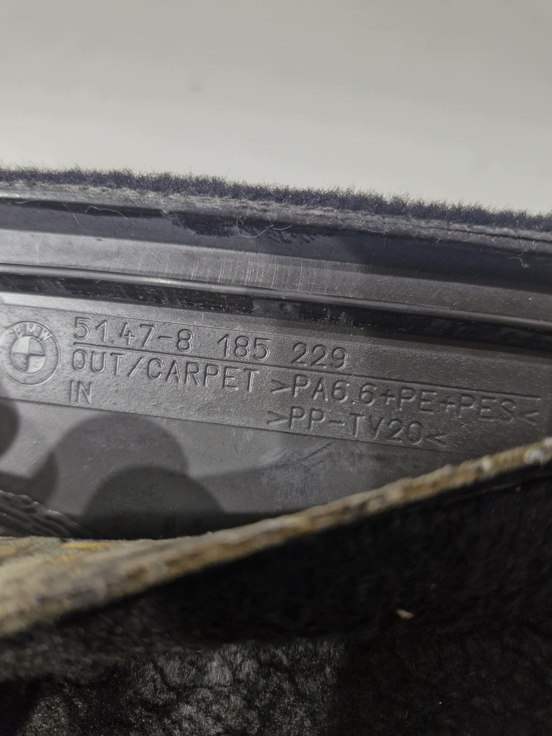 8185229 BMW E39 boot upholstery left rear part