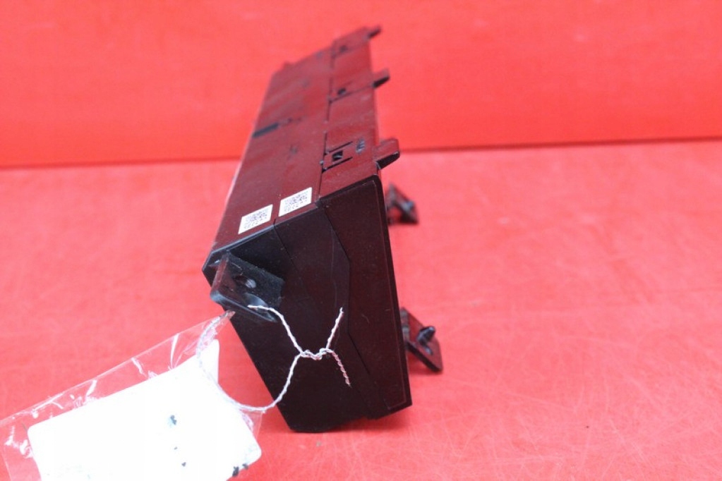 display 85261FJ080 SUBARU XV 11-17