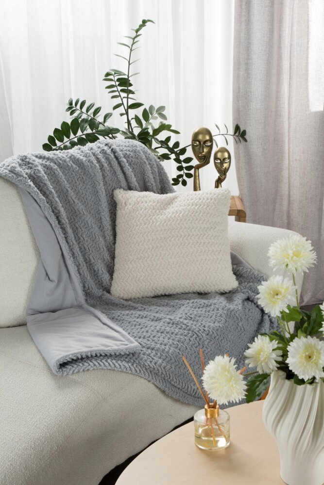 Deka přehoz Laris 130x170 Eurofirany stříbrná lesklá nit třásně