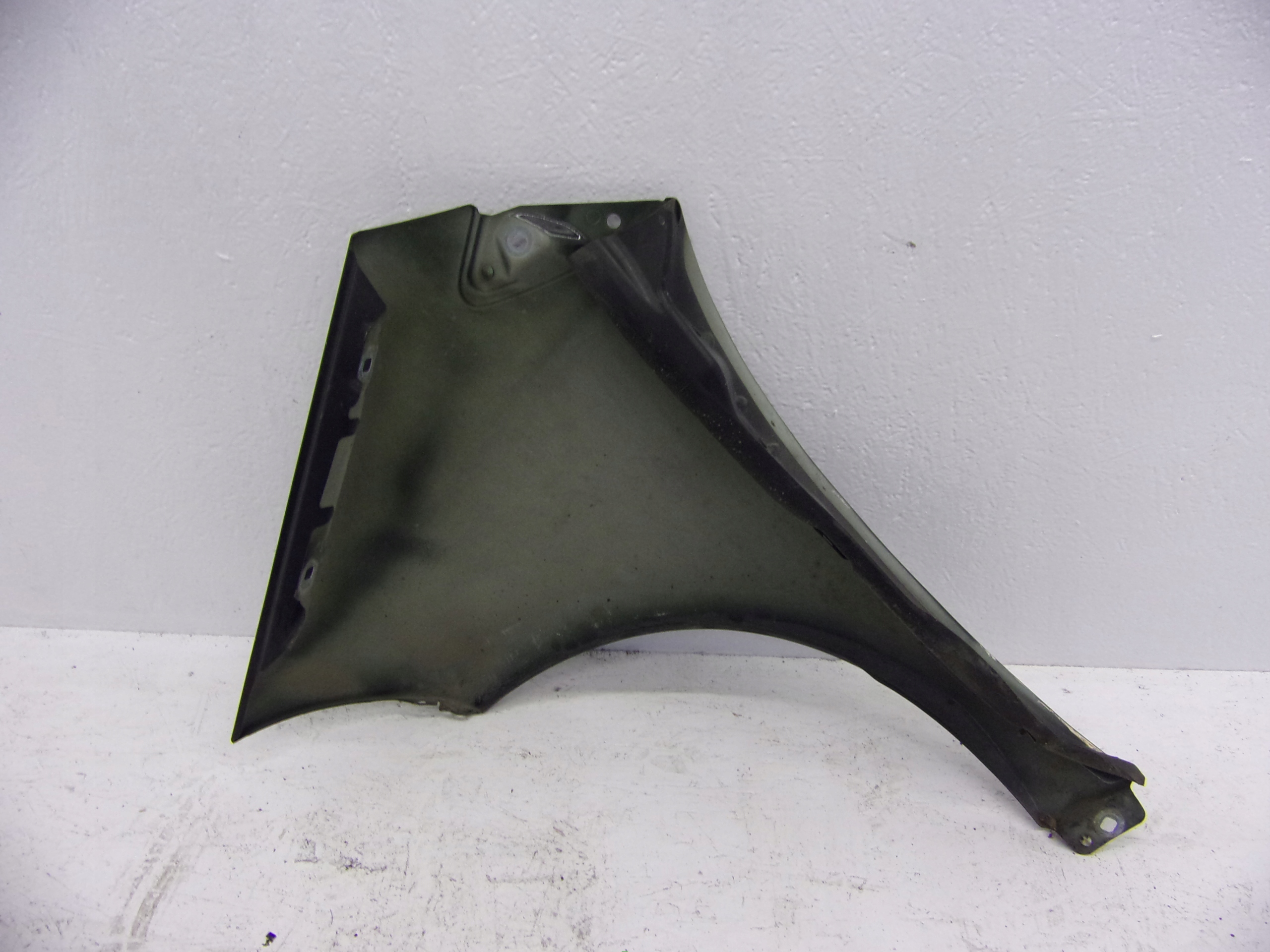 fender right front MERCEDES AKLASA A169 A-169