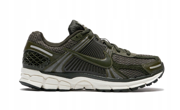 Sportovní boty Nike Air Zoom Vomero 5, tenisky, velikost 43