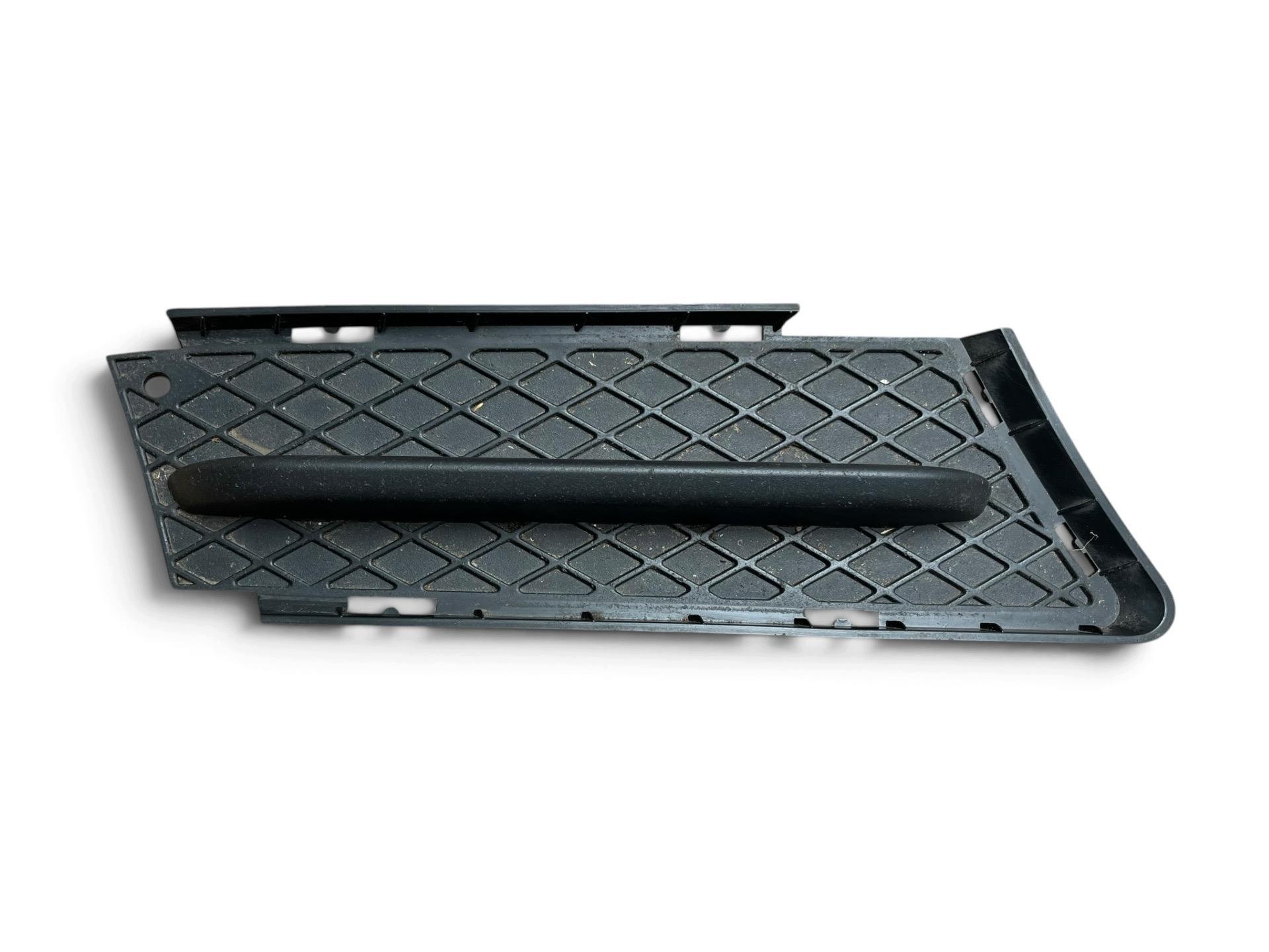 side grid of a bumper right side BMW 3 E90/E91 E90 2006 7154554
