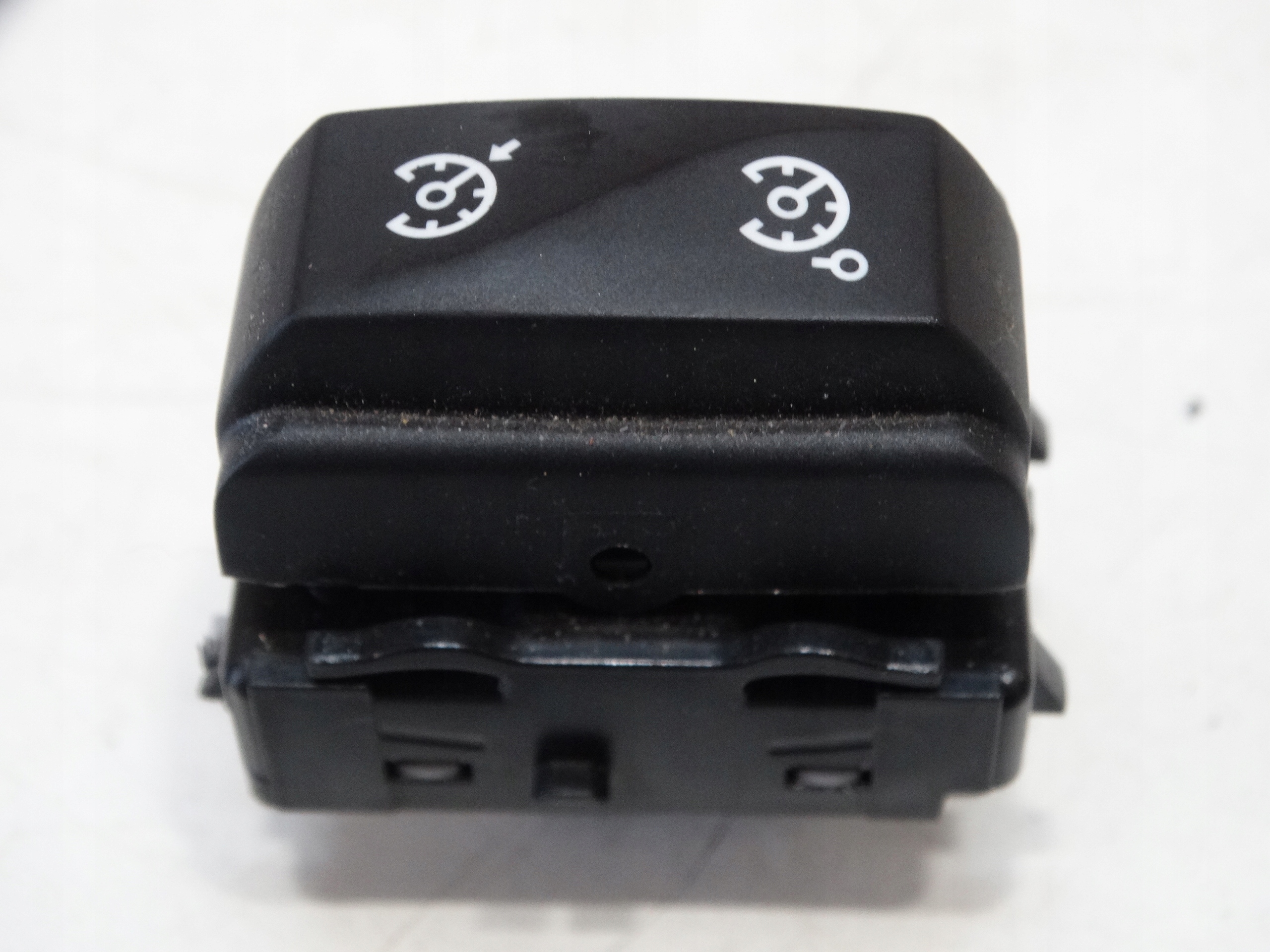 button switch TEMPOMATU RENAULT SCENIC III 09-13R. 255500002R