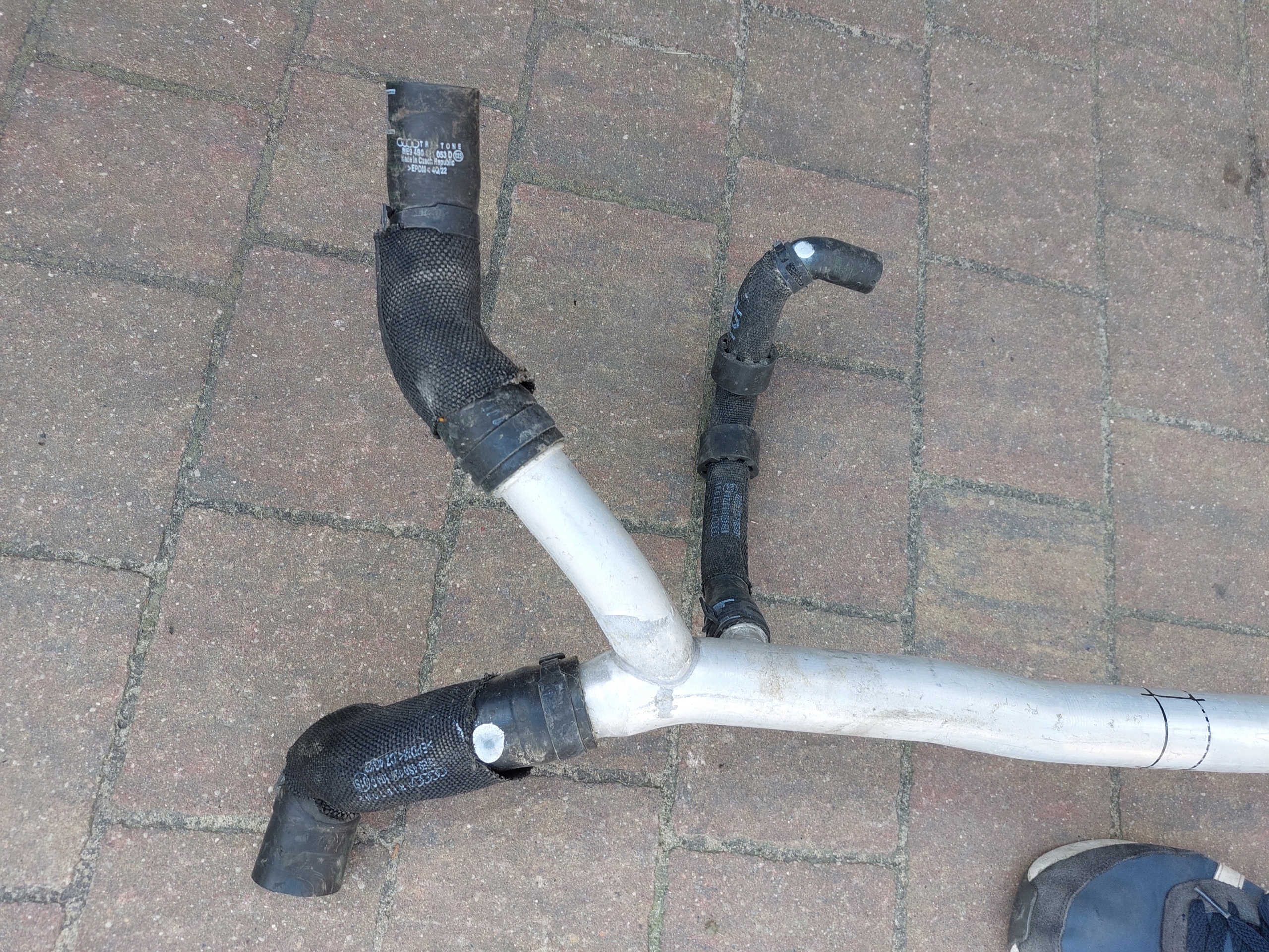 crijevo prijenos vode Audi R8 22r 4S0121400D