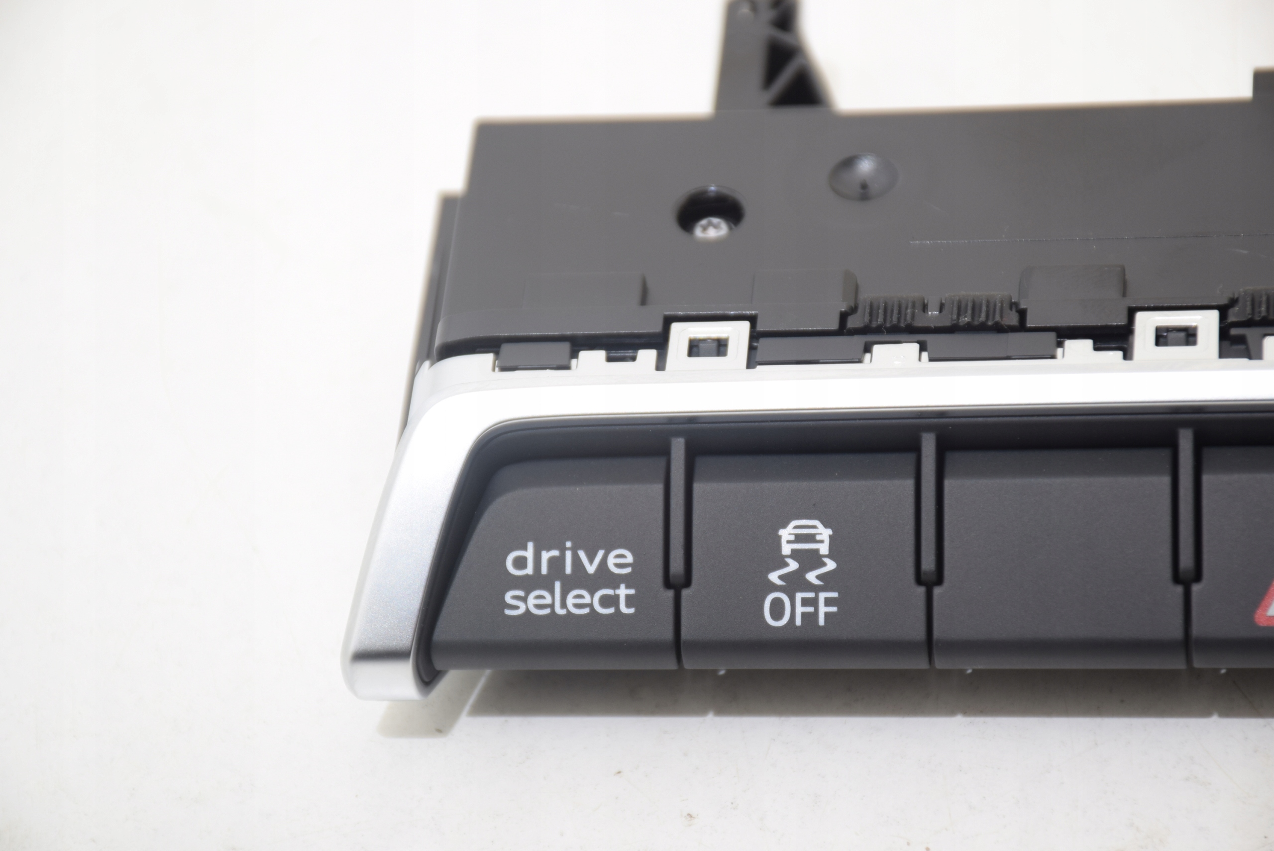 AUDI Q3 II 83A F3 SPORTBACK PANEL Schalter PDC Warnblickschalter 22r - 18km