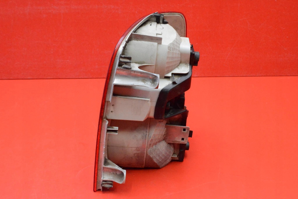 light left rear part rear 1T0945095C VW TOURAN 1 and 03-06