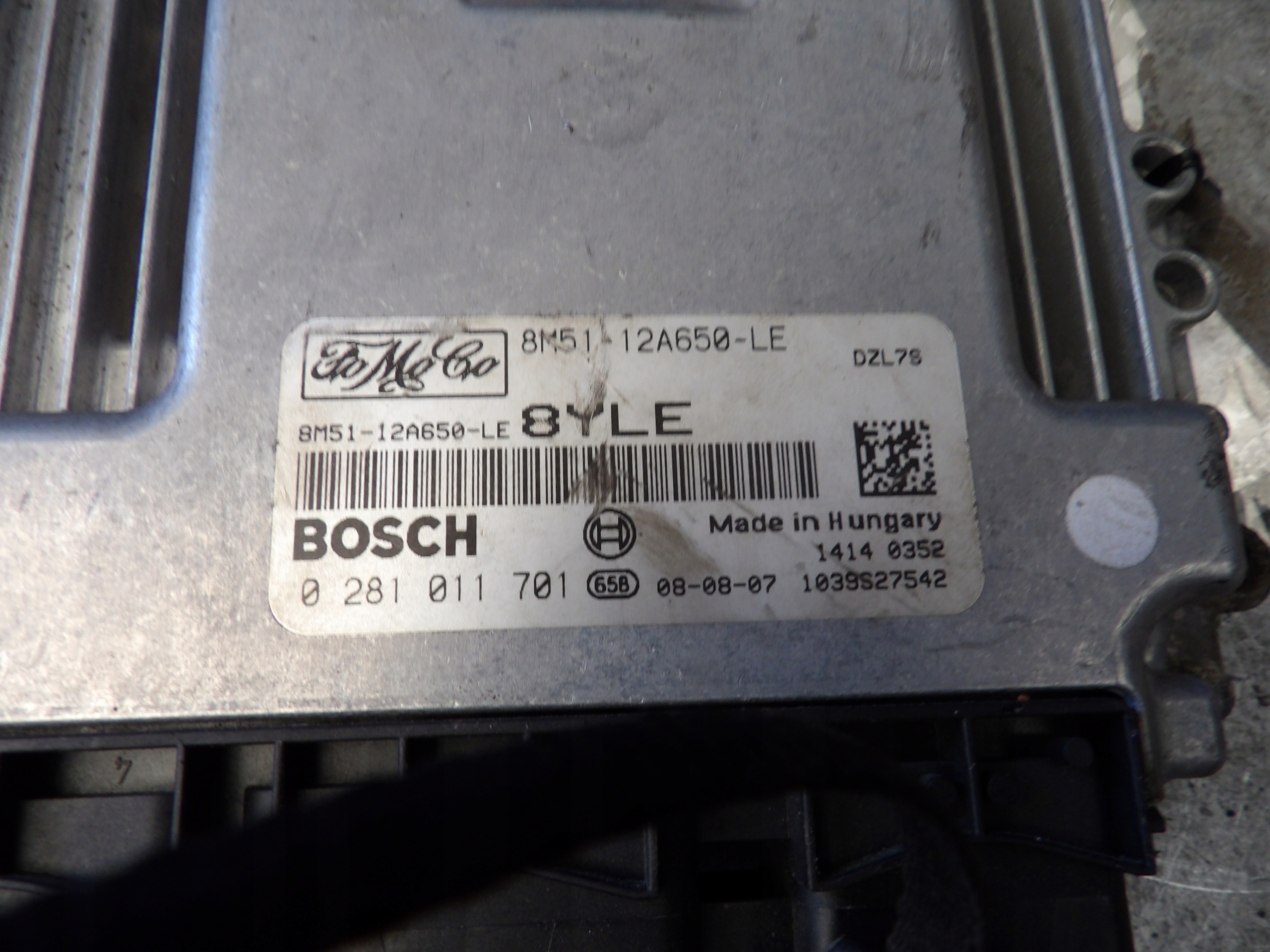 Ford C-MAX 1,6 TDCI computer control unit 8M51-12A650-LE 8YLE 0281011701