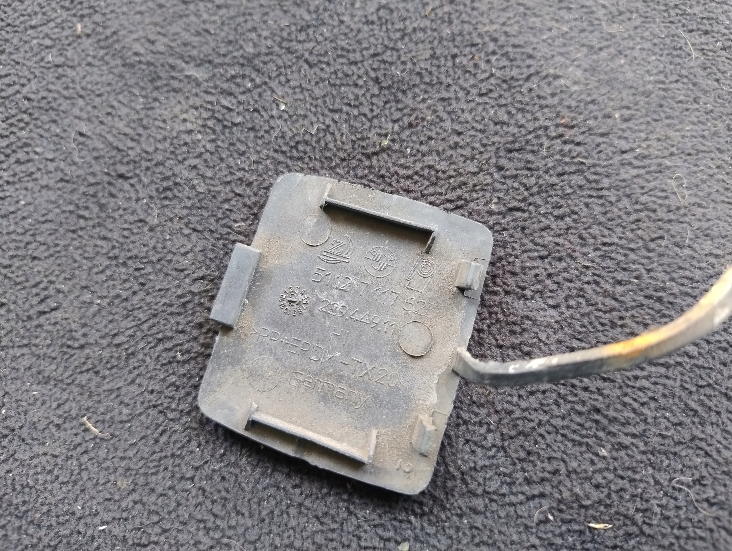 ABSCHLEPPÖSE DER STOSSSTANGE HECK BMW E87 7117625