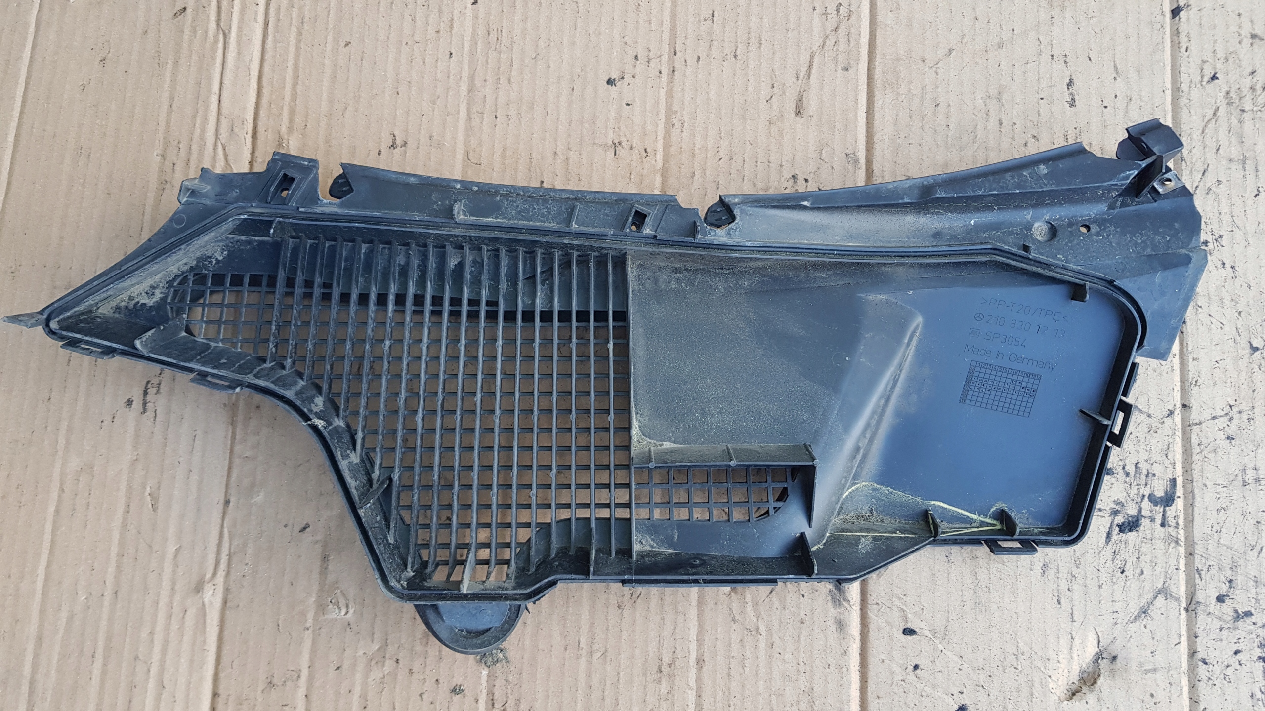MERCEDES W210 torpedo cover right