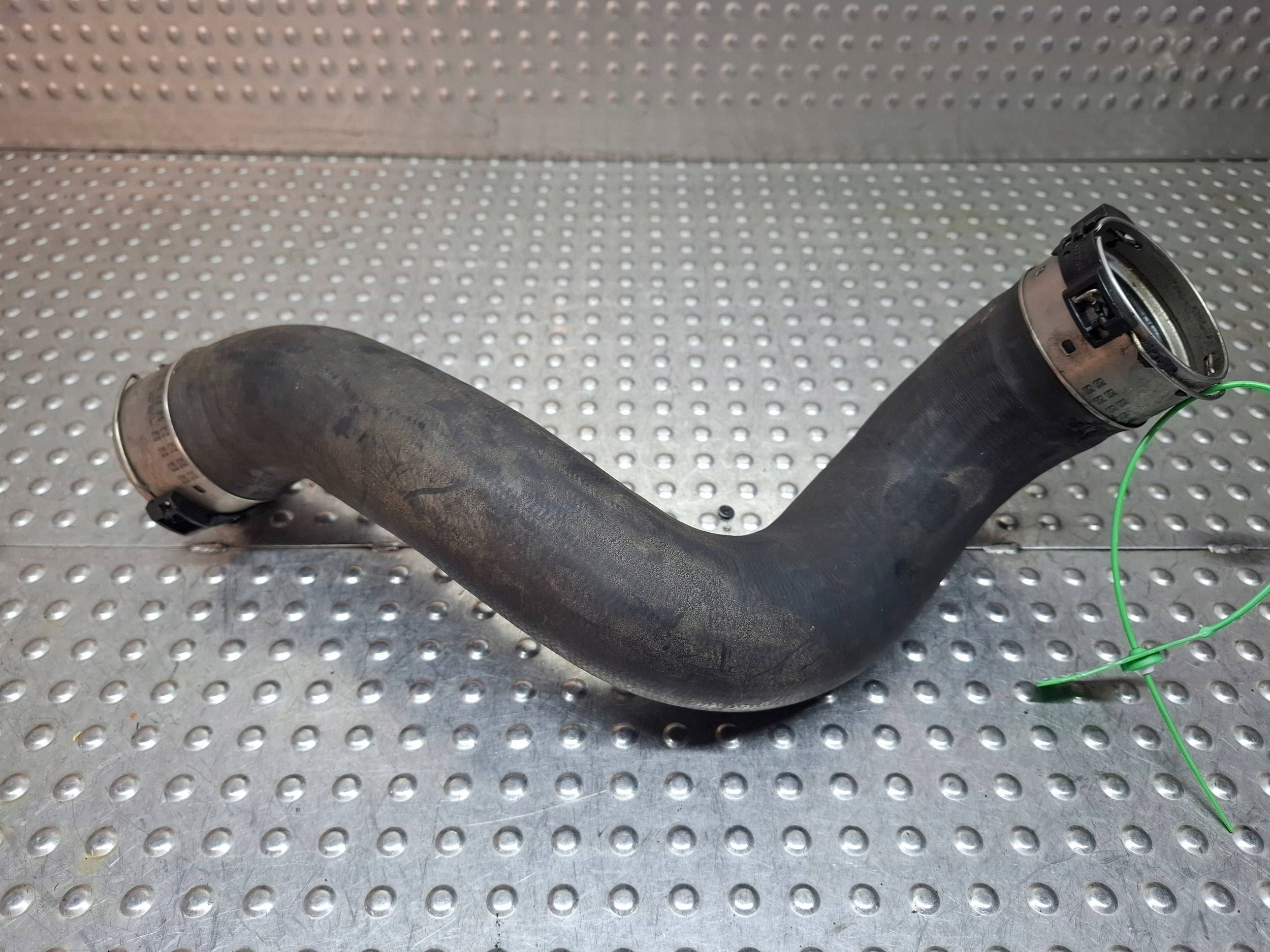 Schlauch intercooler A2045282582 MERCEDES W204 W212 1.8 CGI