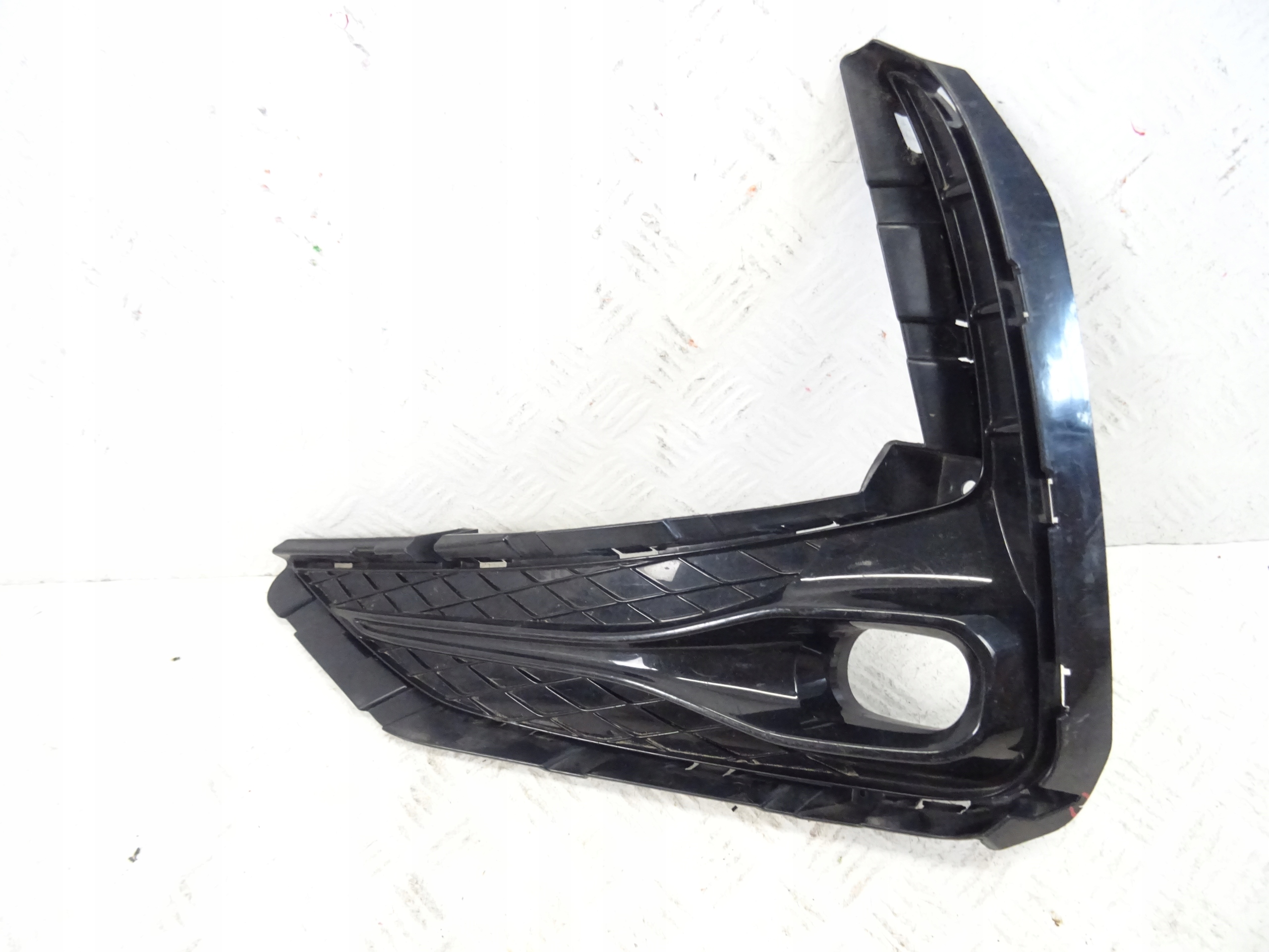 grid of a bumper front front left MG HS II 2 11407744