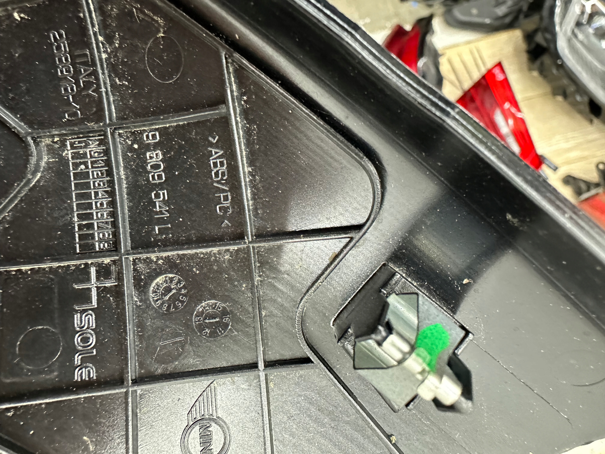 moulding DEKOR consoles left MINI COUNTRYMAN R60 9809541