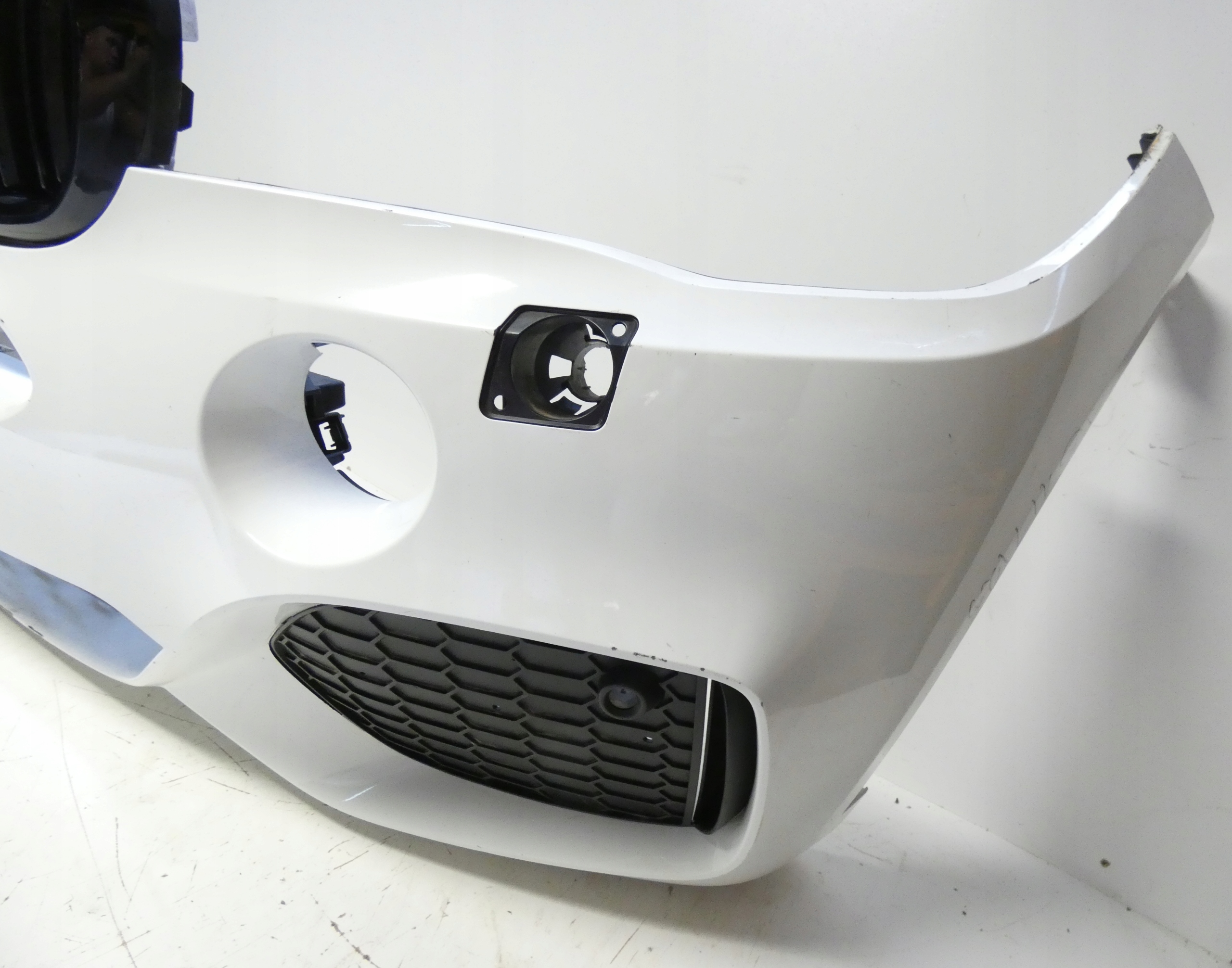 BMW X5 F15 M-PAKIET 8054014 2013-2018 POD 4 PDC SPRYSKI ZDERZAK PRZEDNI Kolor do lakierowania