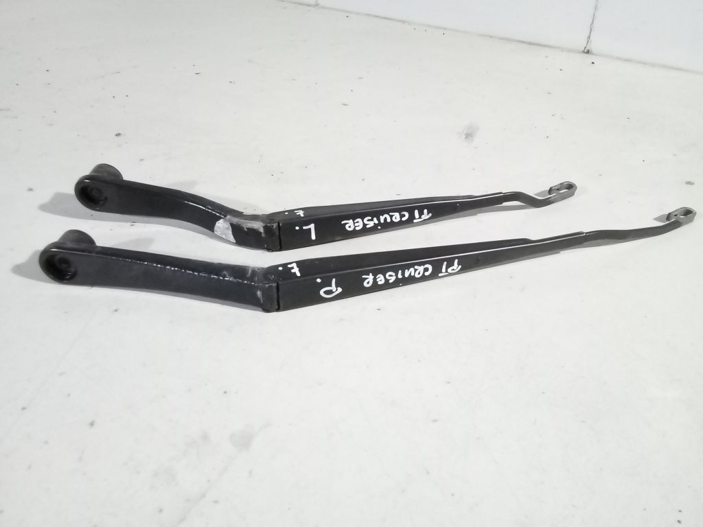 Chrysler PT Cruiser wiper arms front