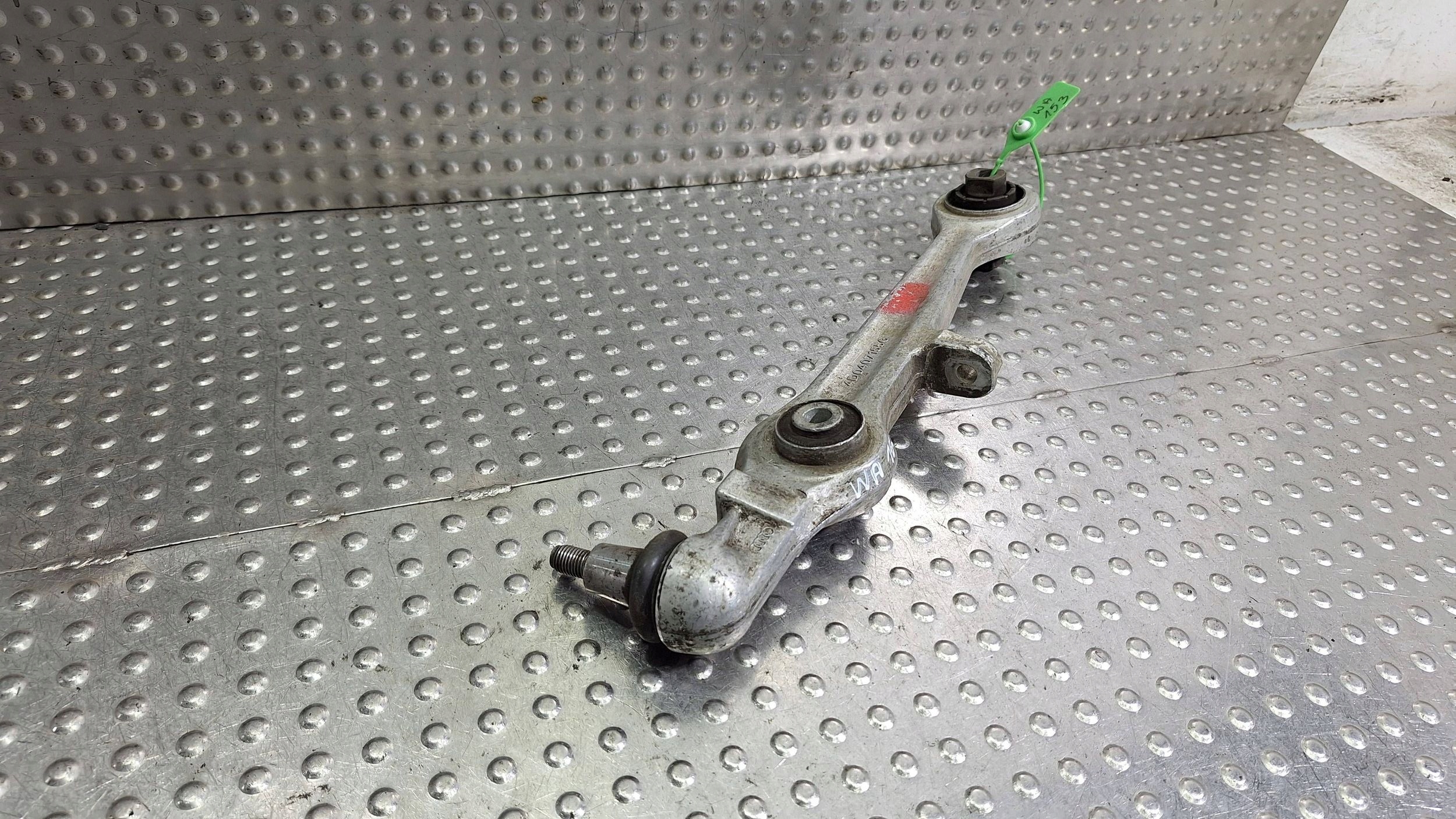 arm left front 4D0407155G VW PASSAT B5 AUDI A4 B5 A8 D2