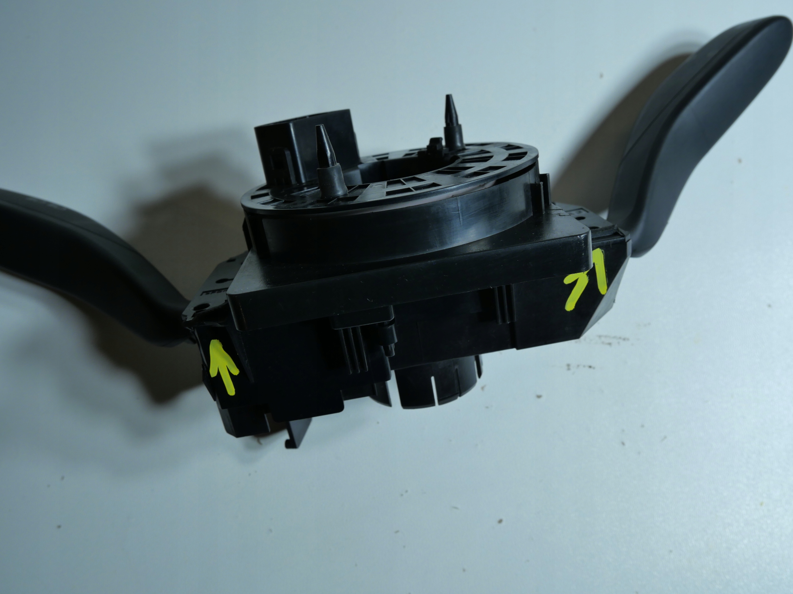 steering wheel levers and controls ring VW 6Q0953503AD