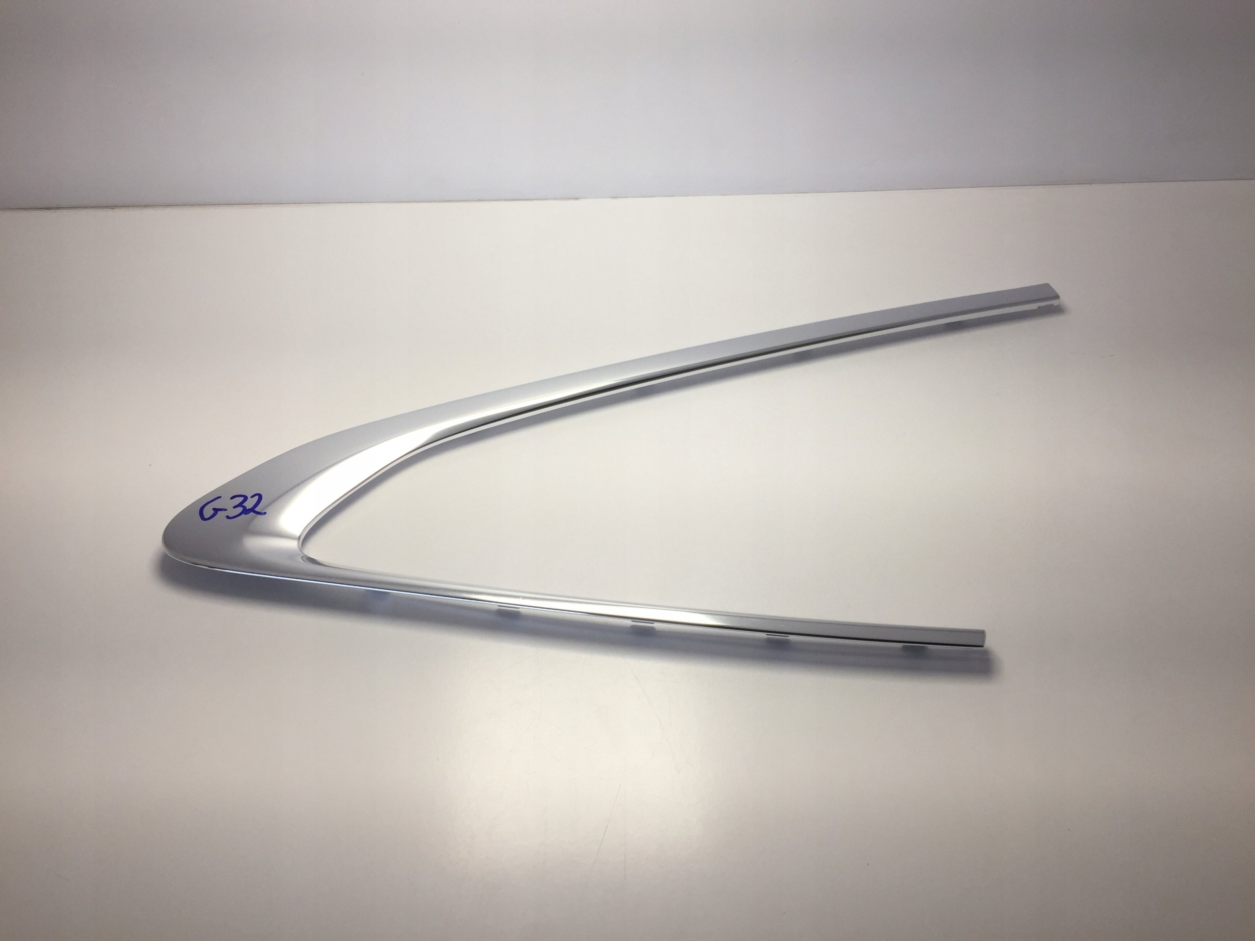 BMW 6 G32 LISTWA OZDOBNA SZYBY TYŁ PRAWA CHROM