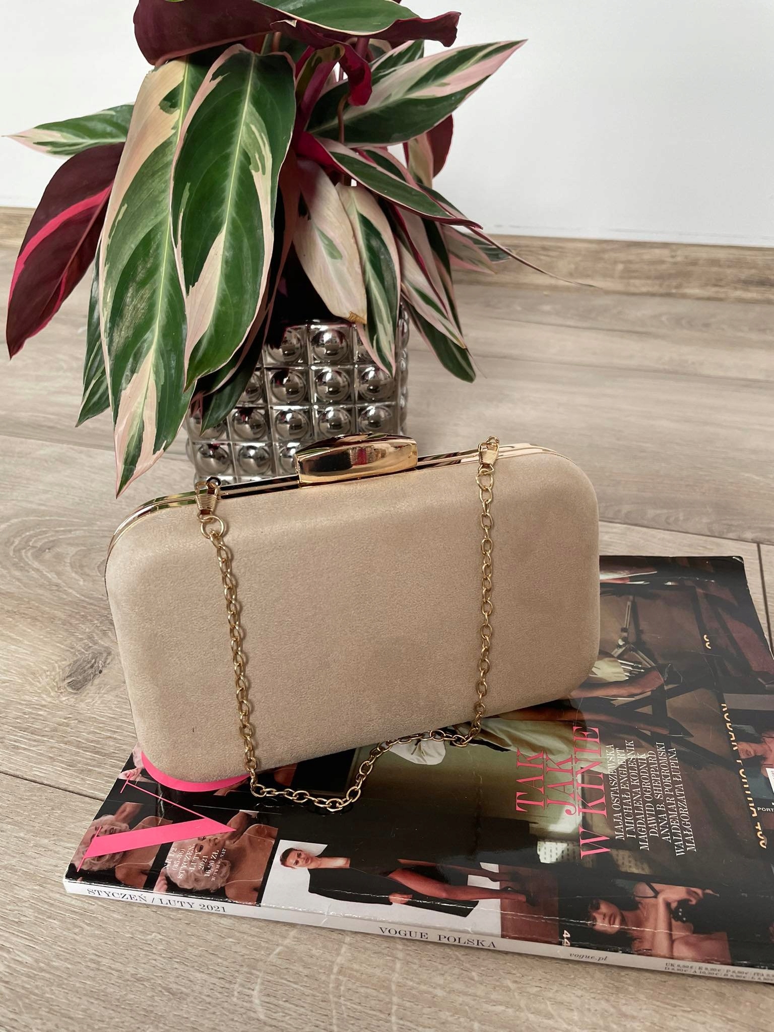 ZAMSZOWA TOREBKA DAMSKA PUZDERKO NA ŁAŃCUSZKU Zapięcie inny